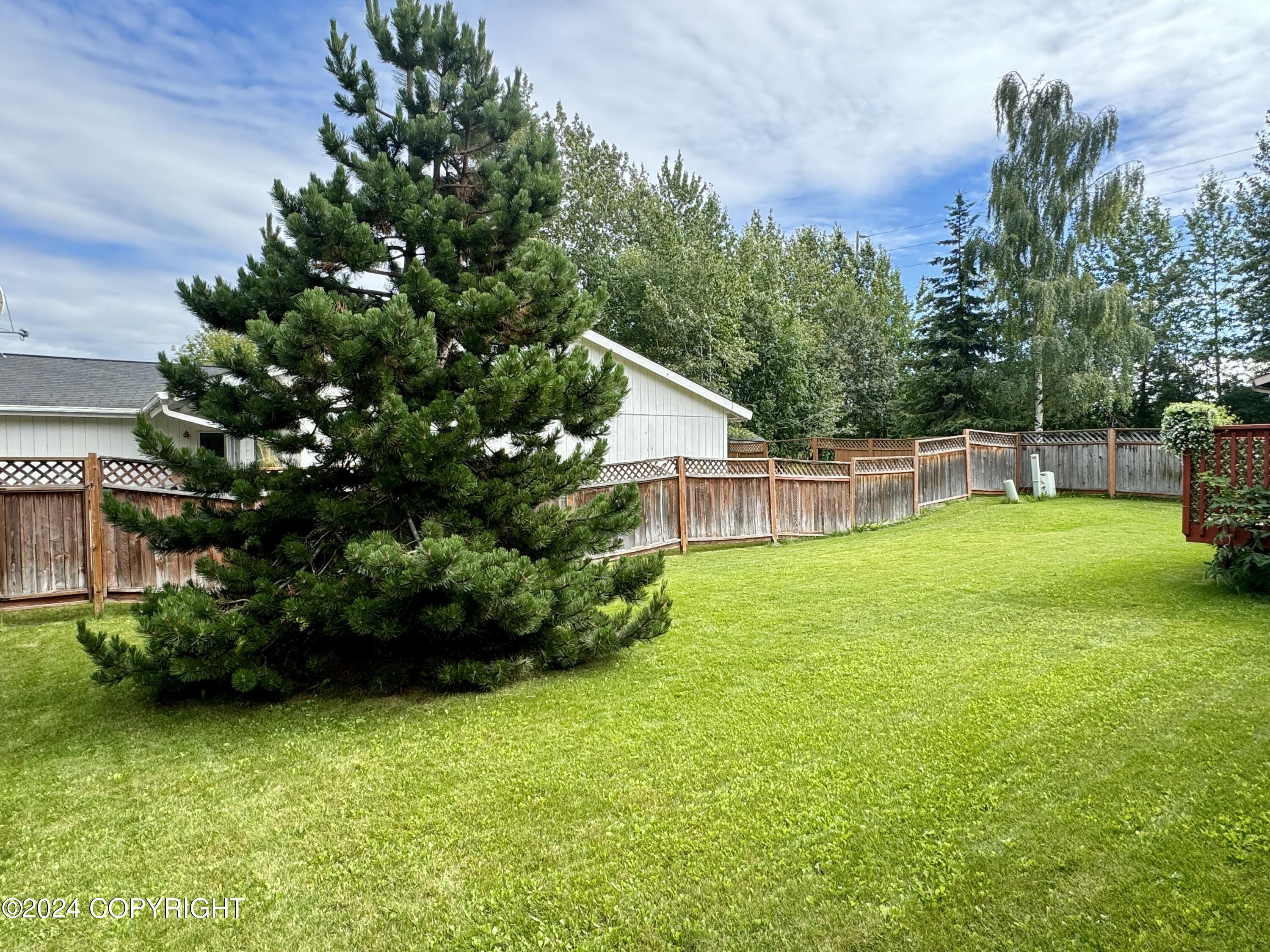 976 Shakespeare Circle