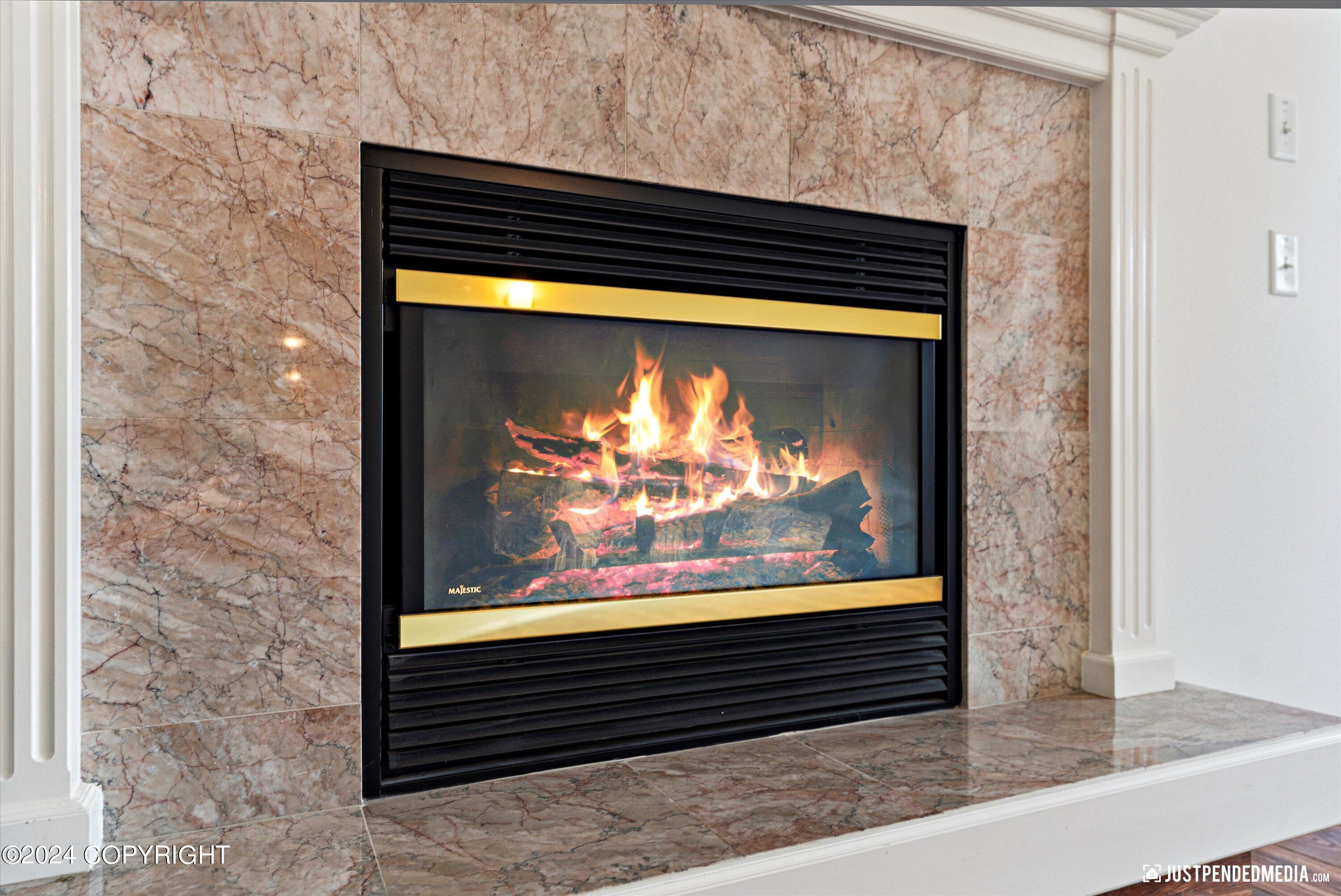 976 Shakespeare Circle