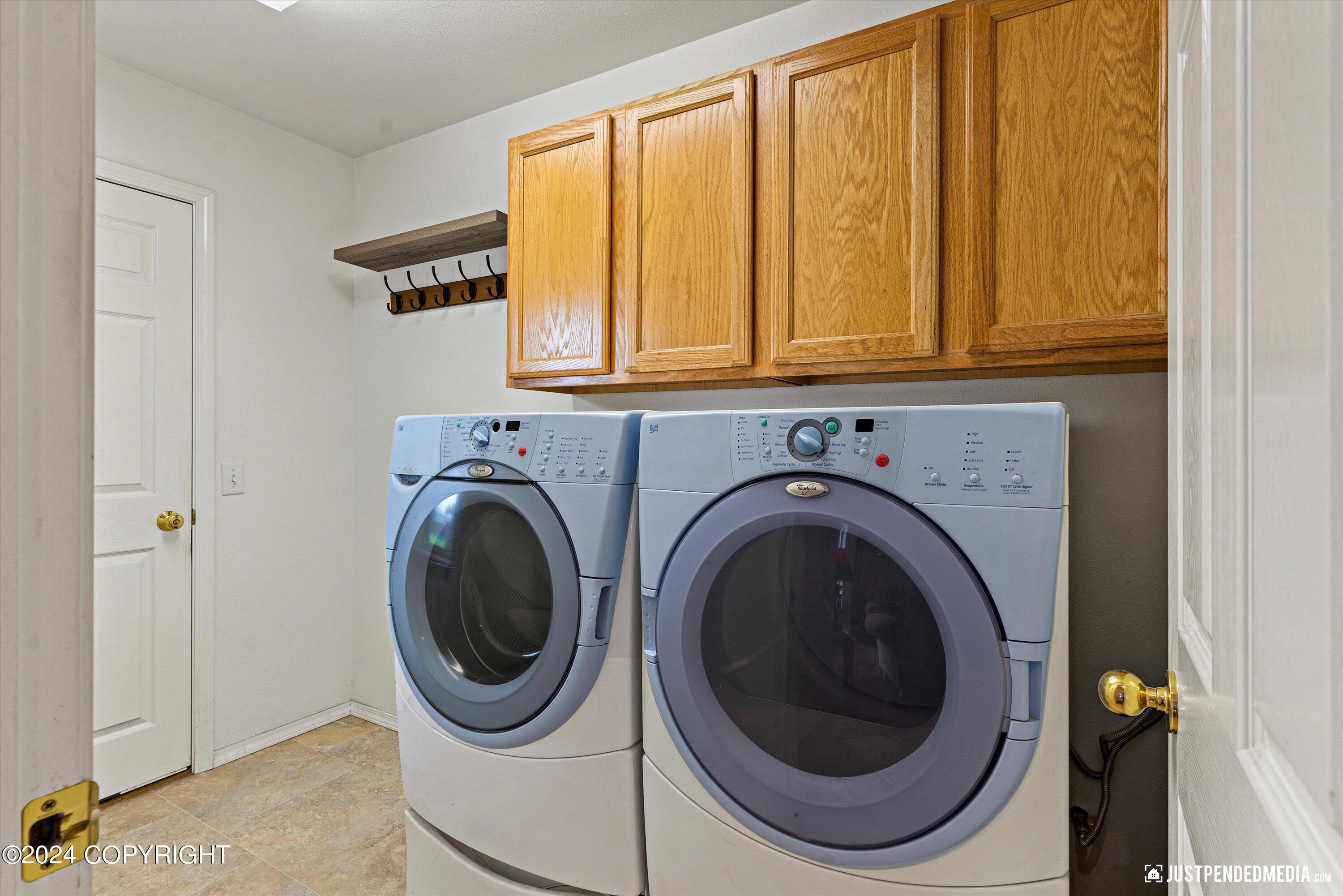 976 Shakespeare Circle