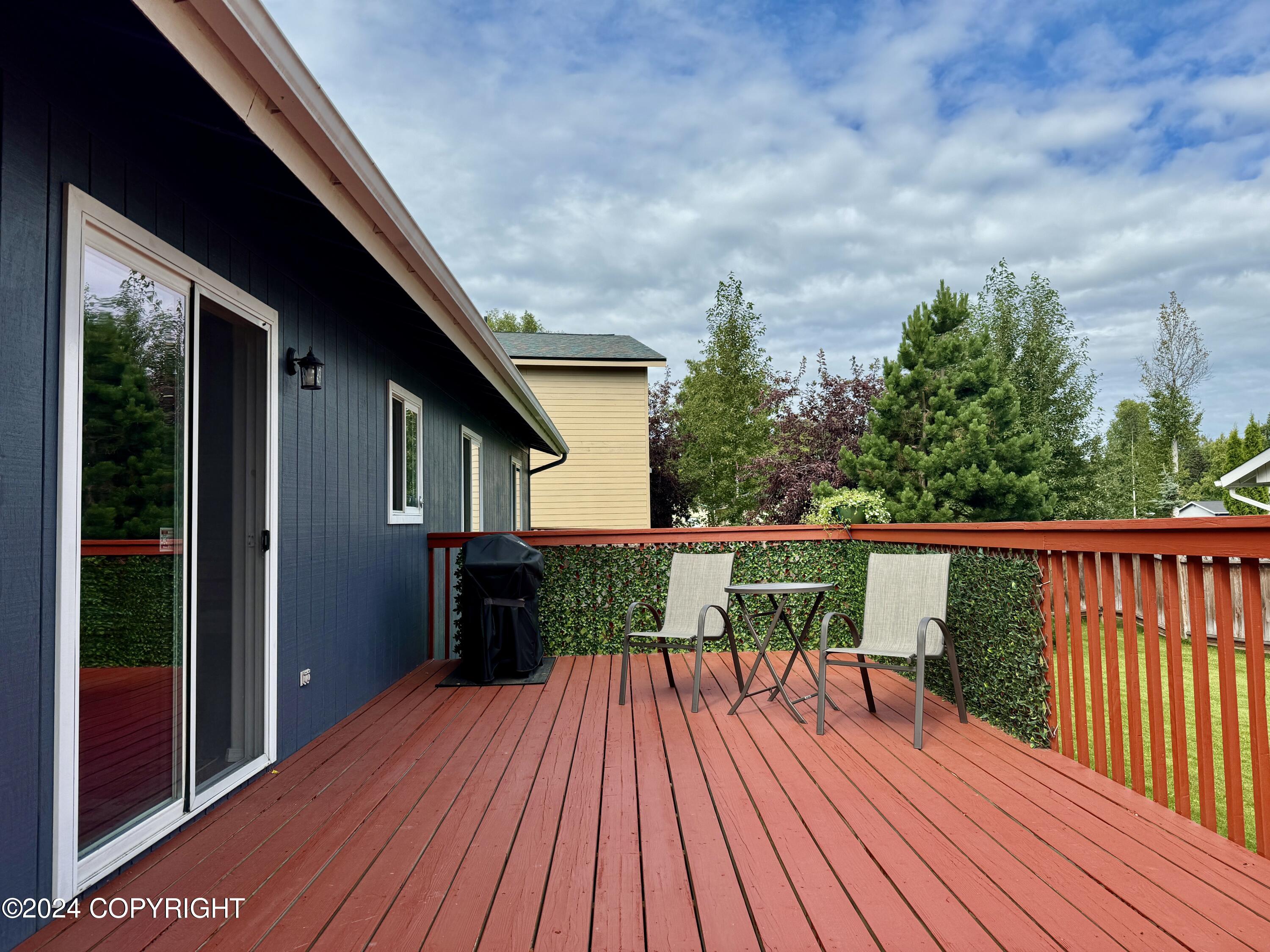 976 Shakespeare Circle