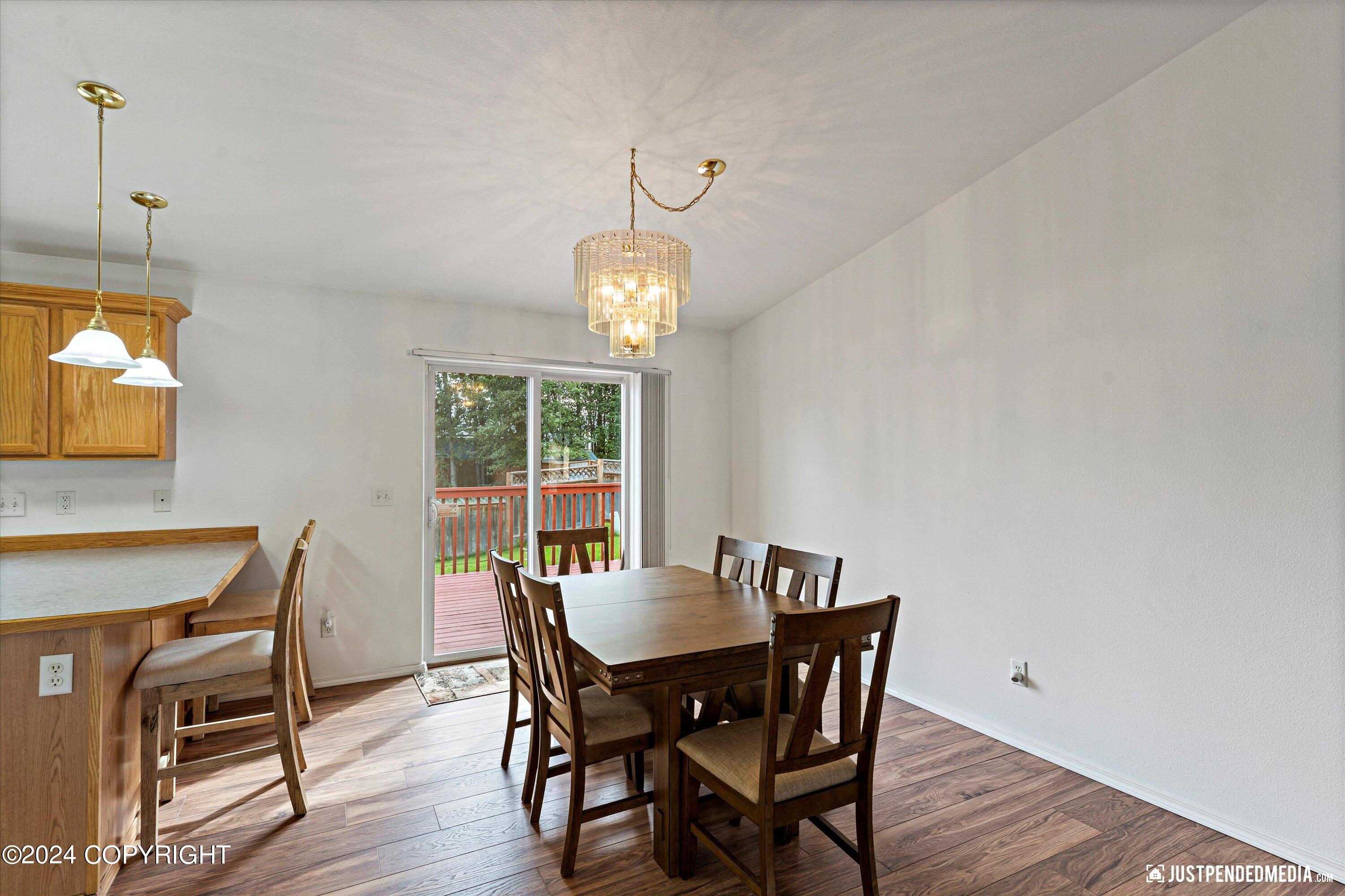 976 Shakespeare Circle