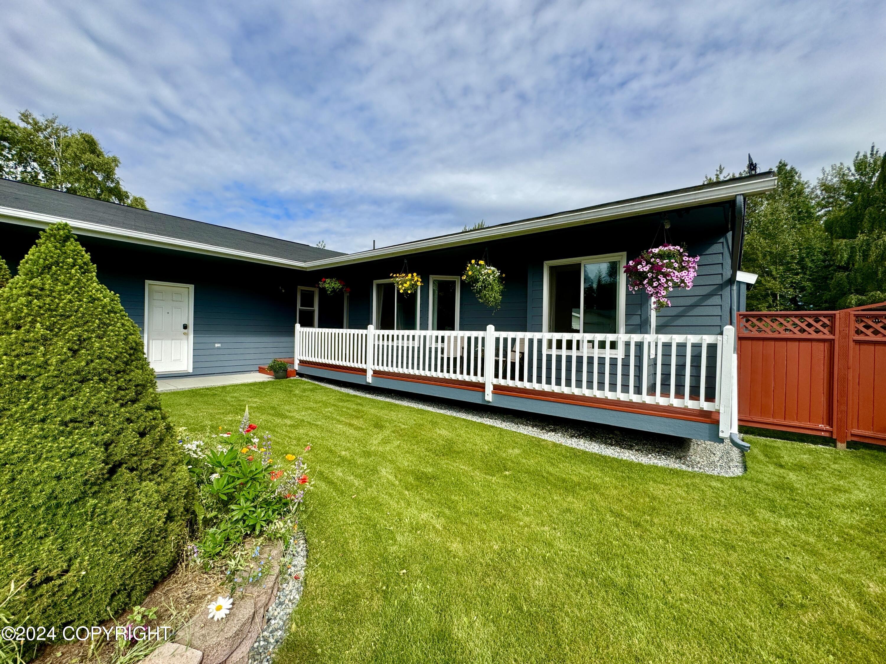 976 Shakespeare Circle