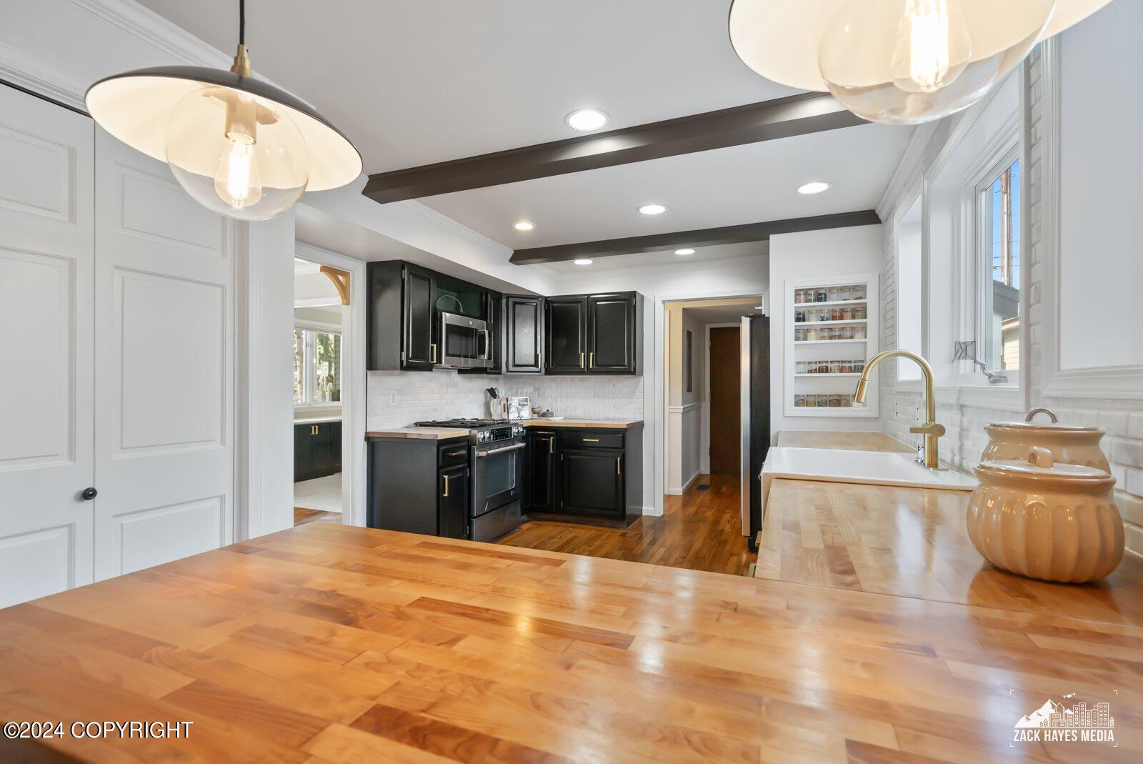 517 W 12th Avenue