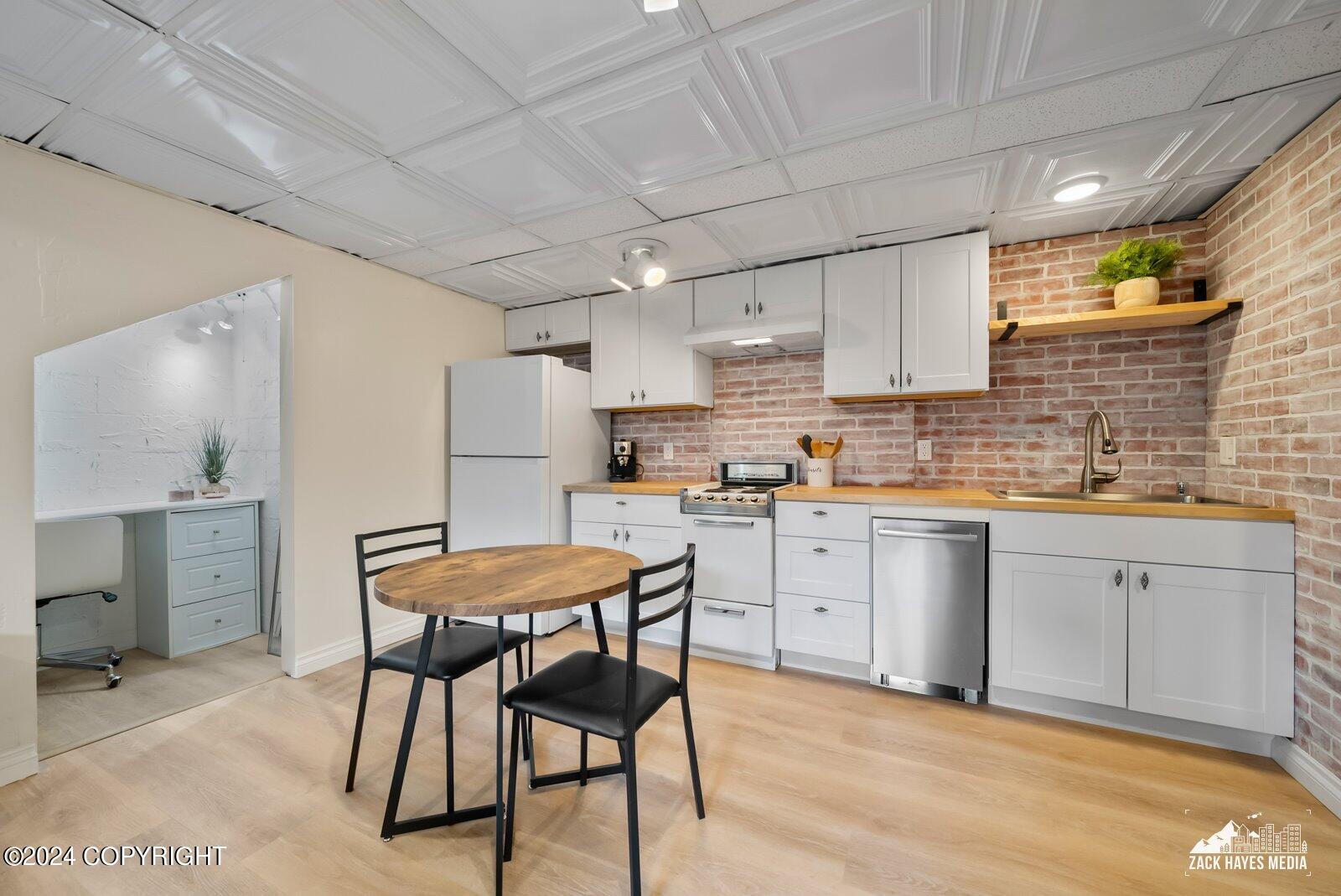 517 W 12th Avenue