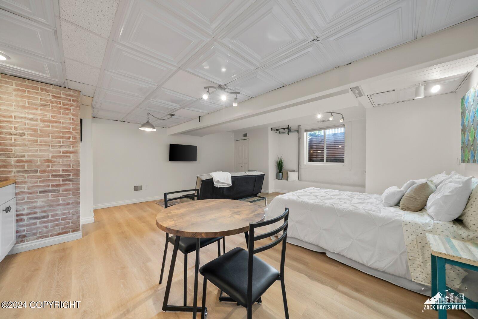517 W 12th Avenue