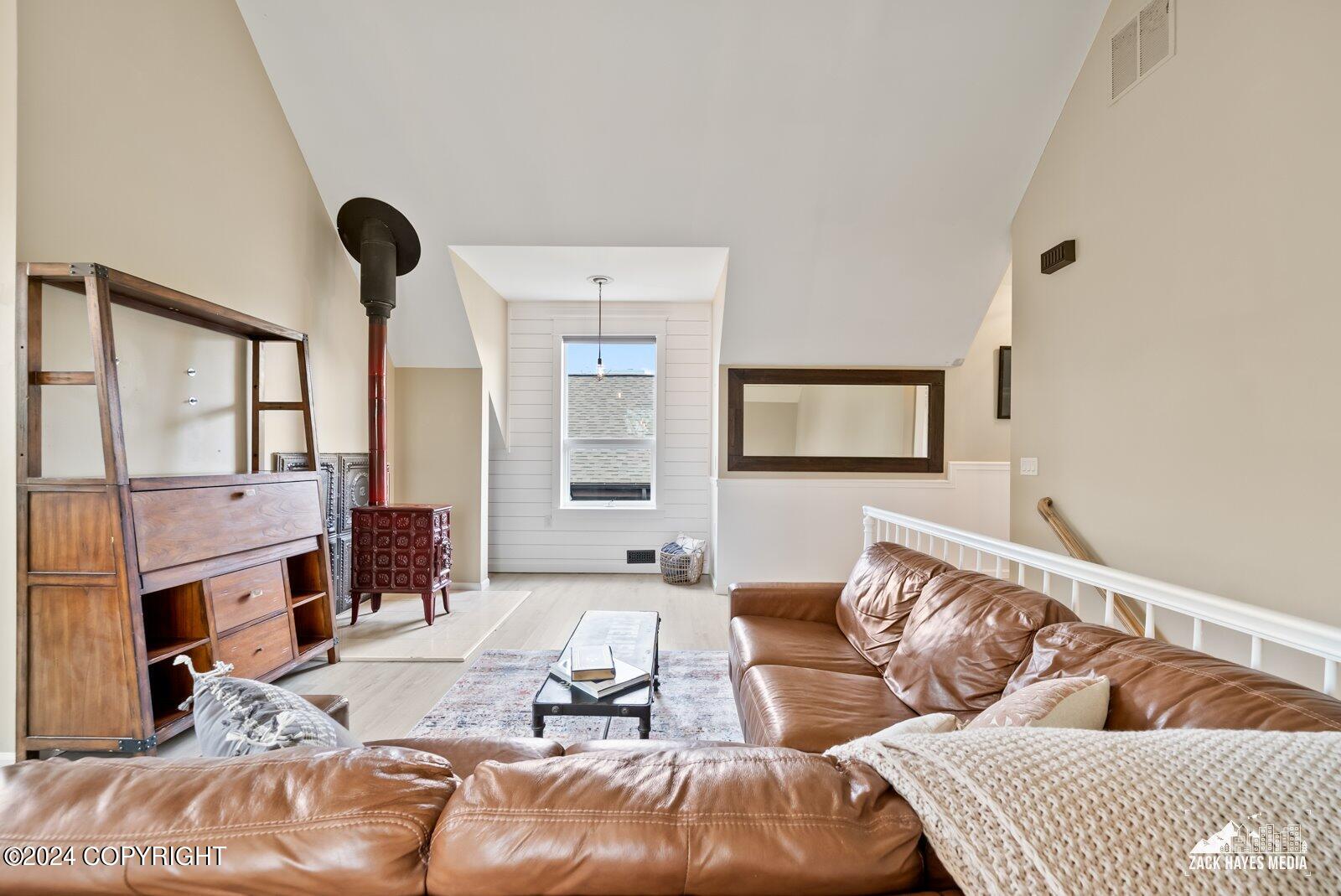 517 W 12th Avenue