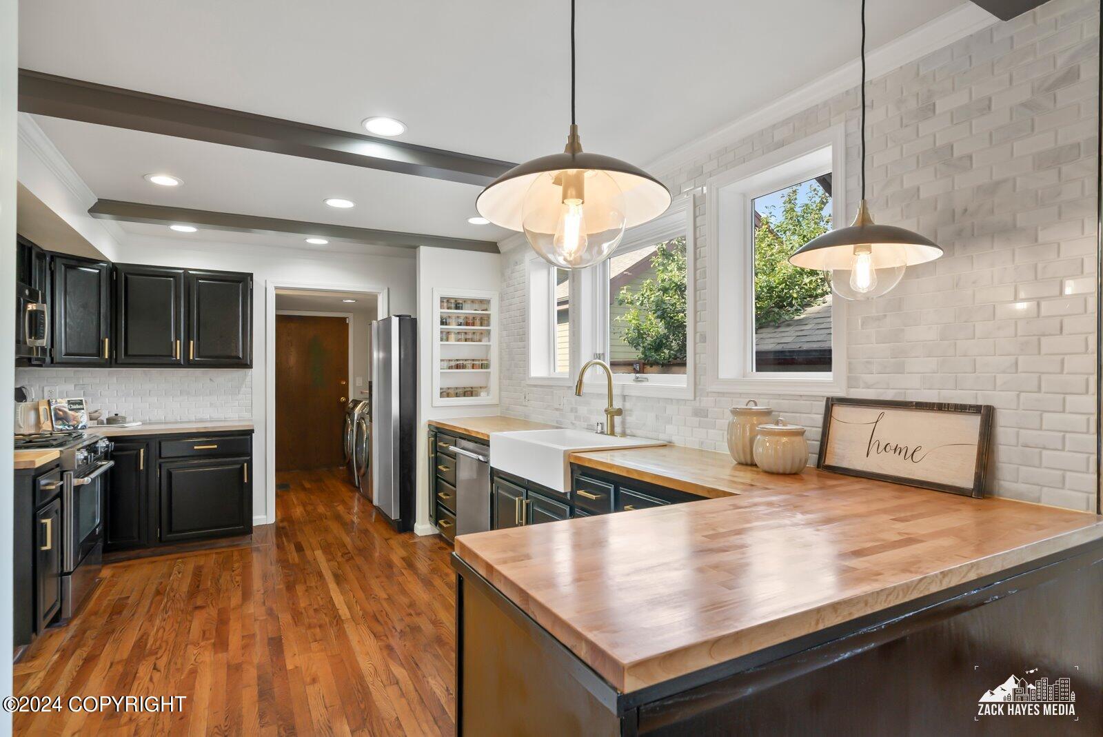 517 W 12th Avenue