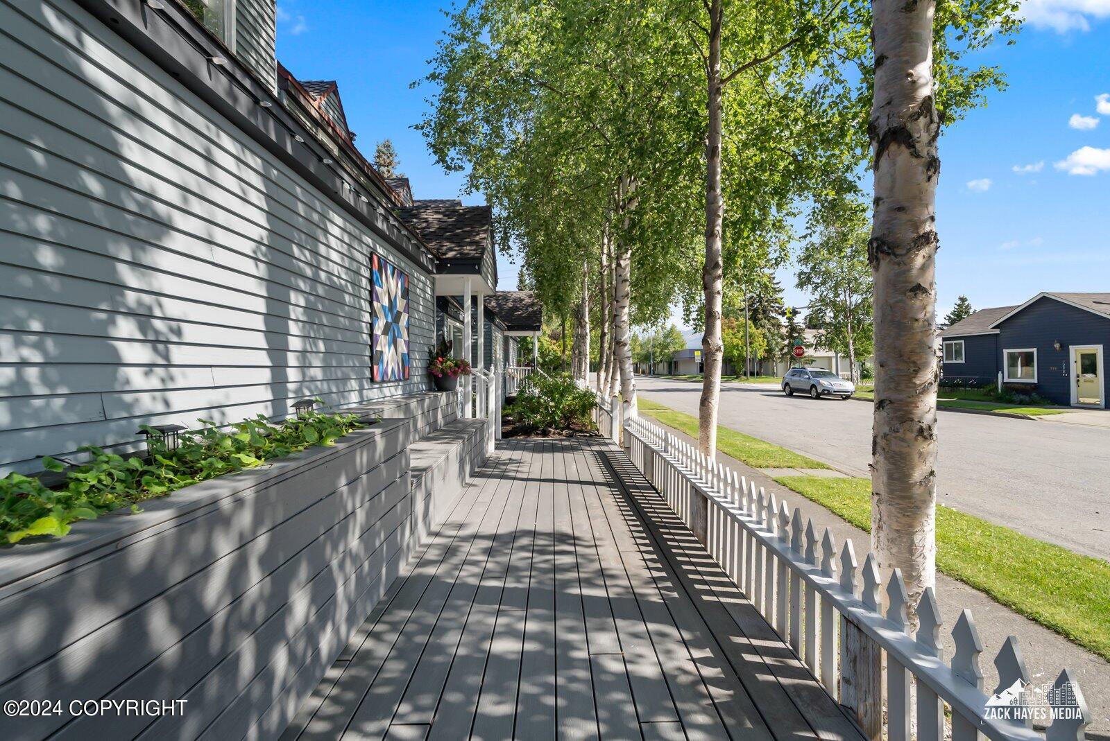 517 W 12th Avenue