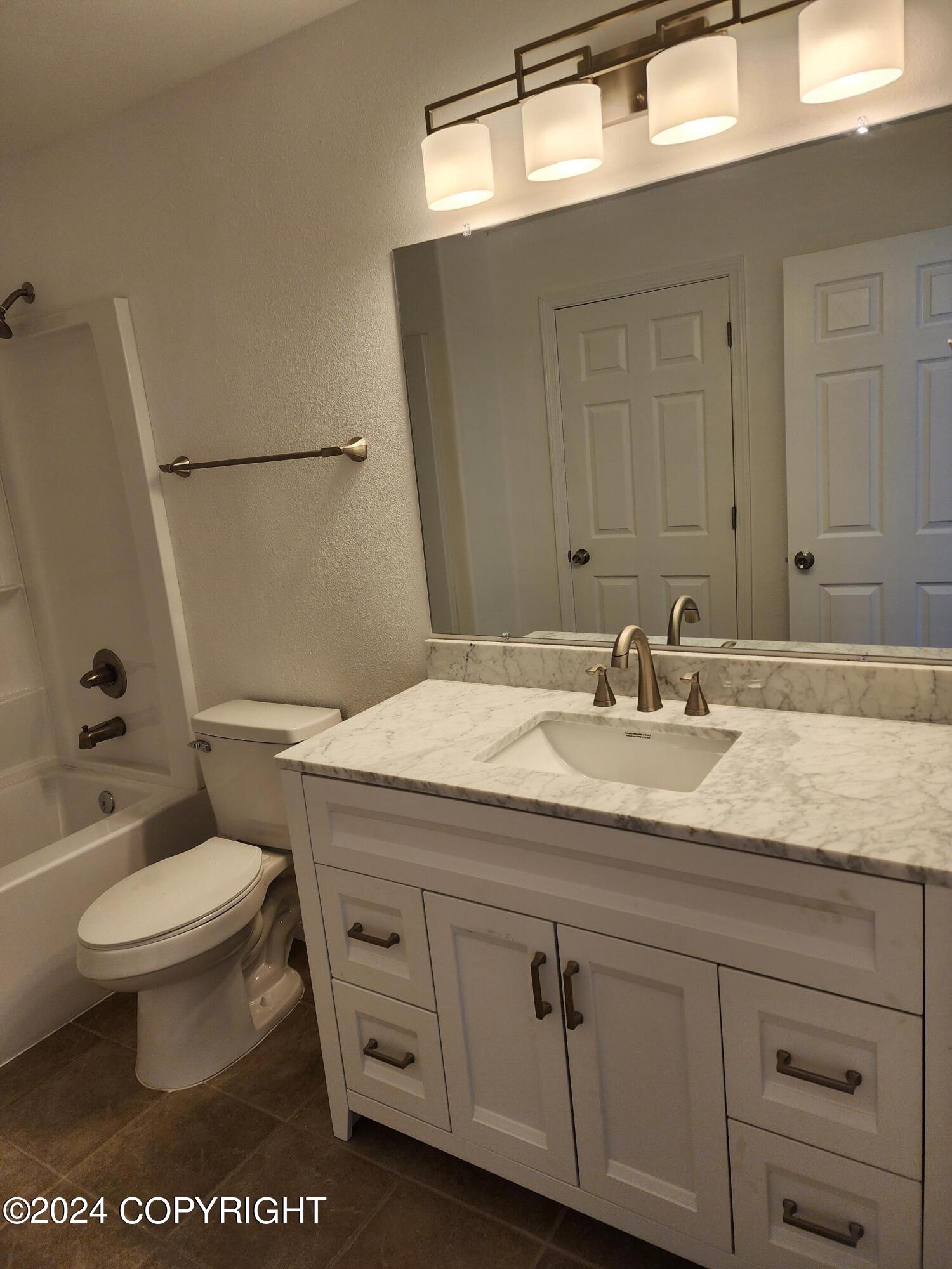 4002 Lakehurst Circle # 1