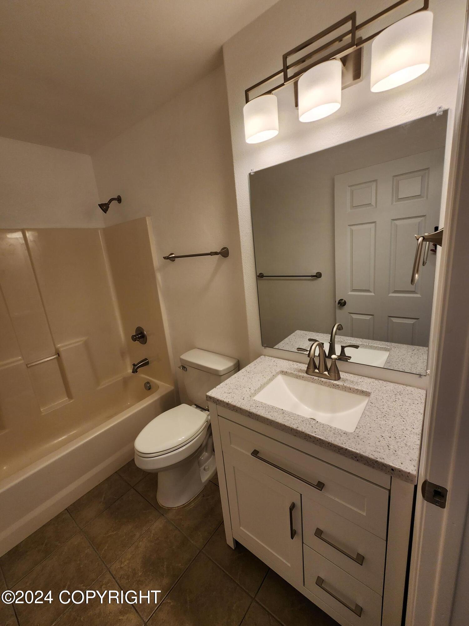 4002 Lakehurst Circle # 1