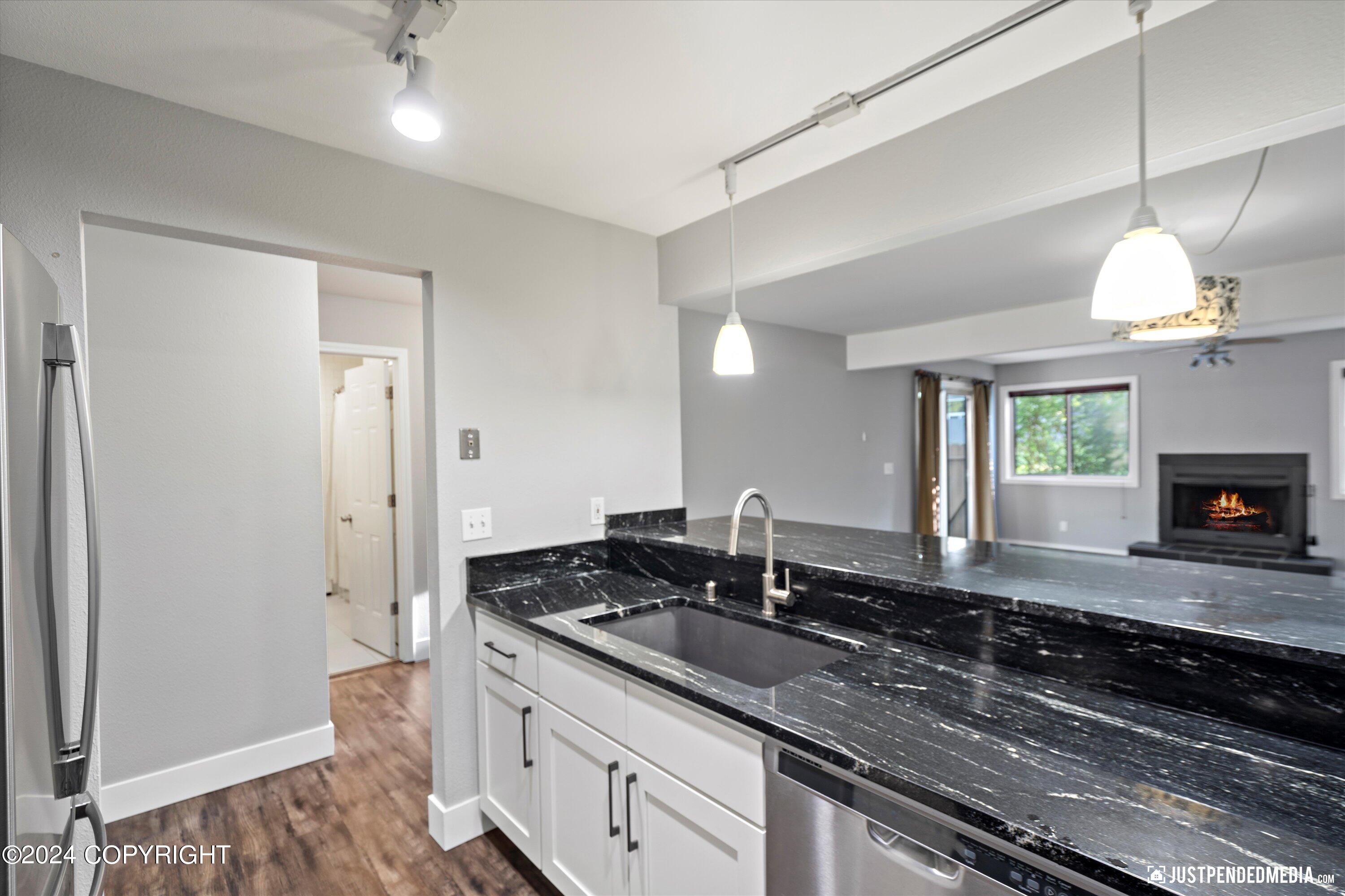 1641 Eastridge Drive # 102
