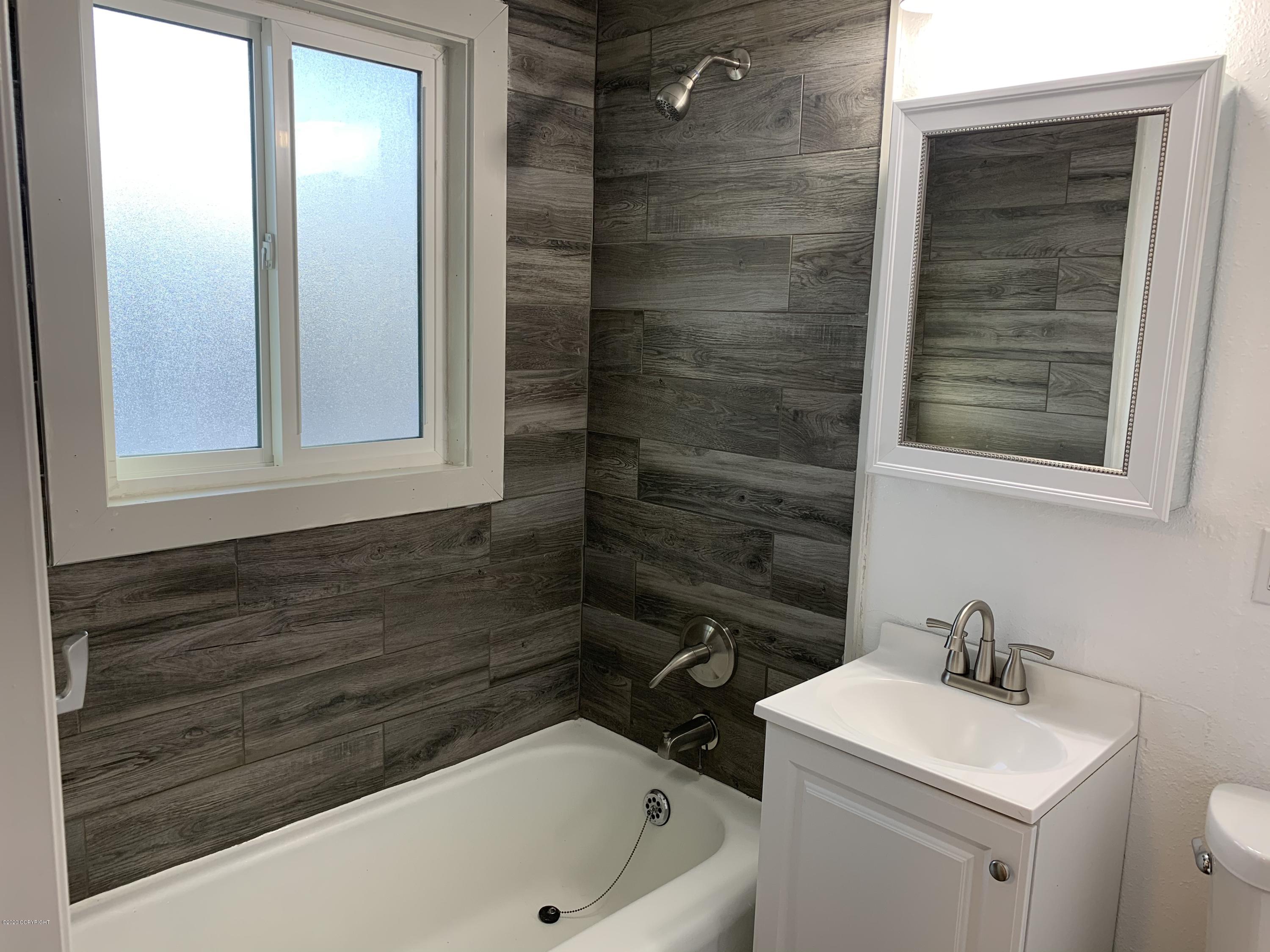 1519 Kinnikinnick Street