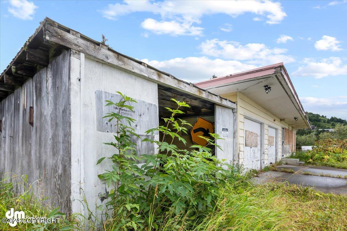 15701 Newell Drive