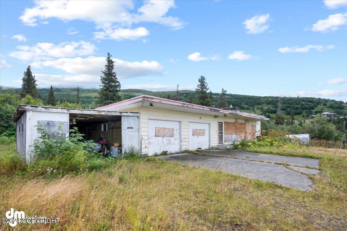 15701 Newell Drive