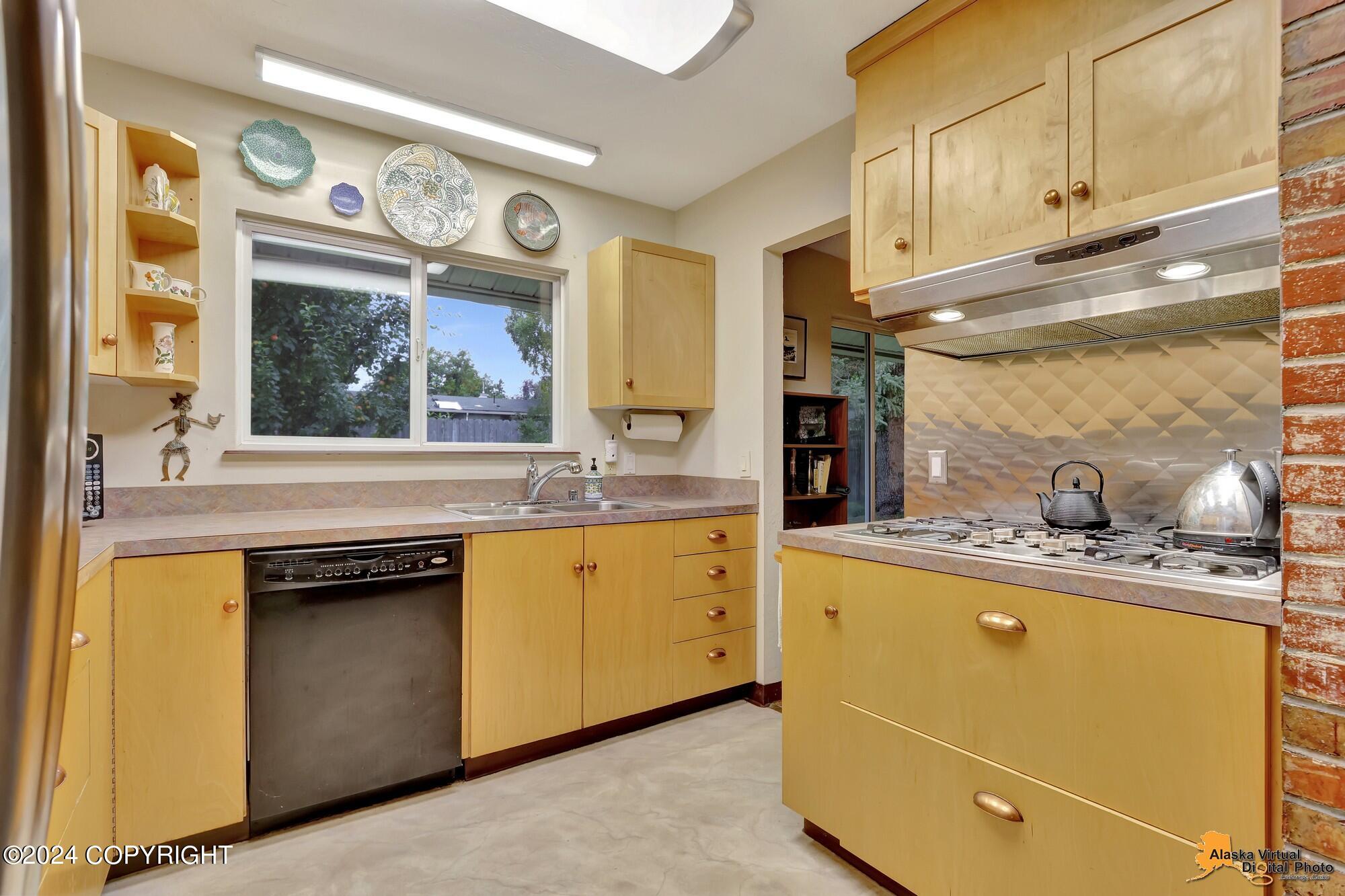 2514 Captain Cook Drive