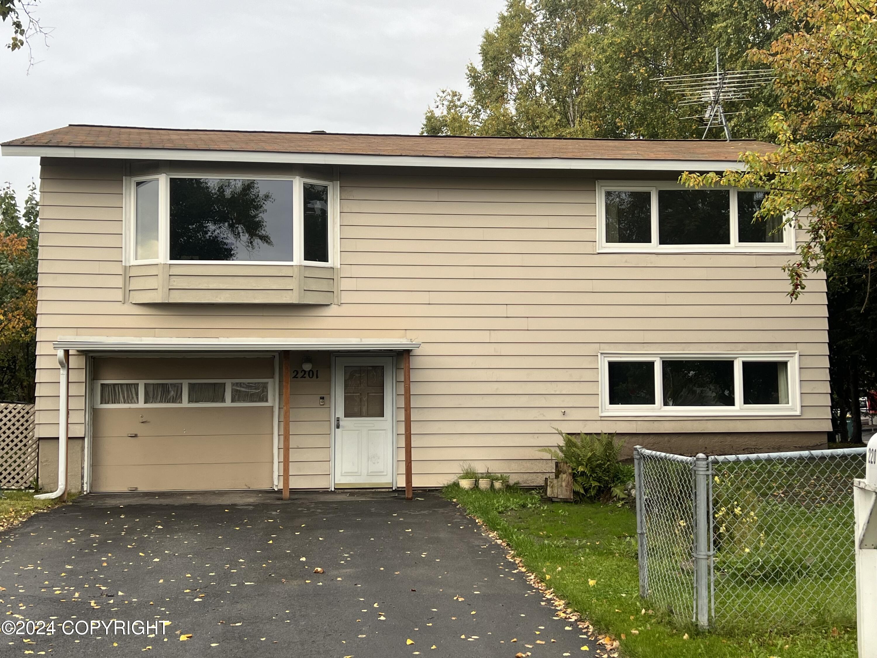 2201 W 47th Avenue
