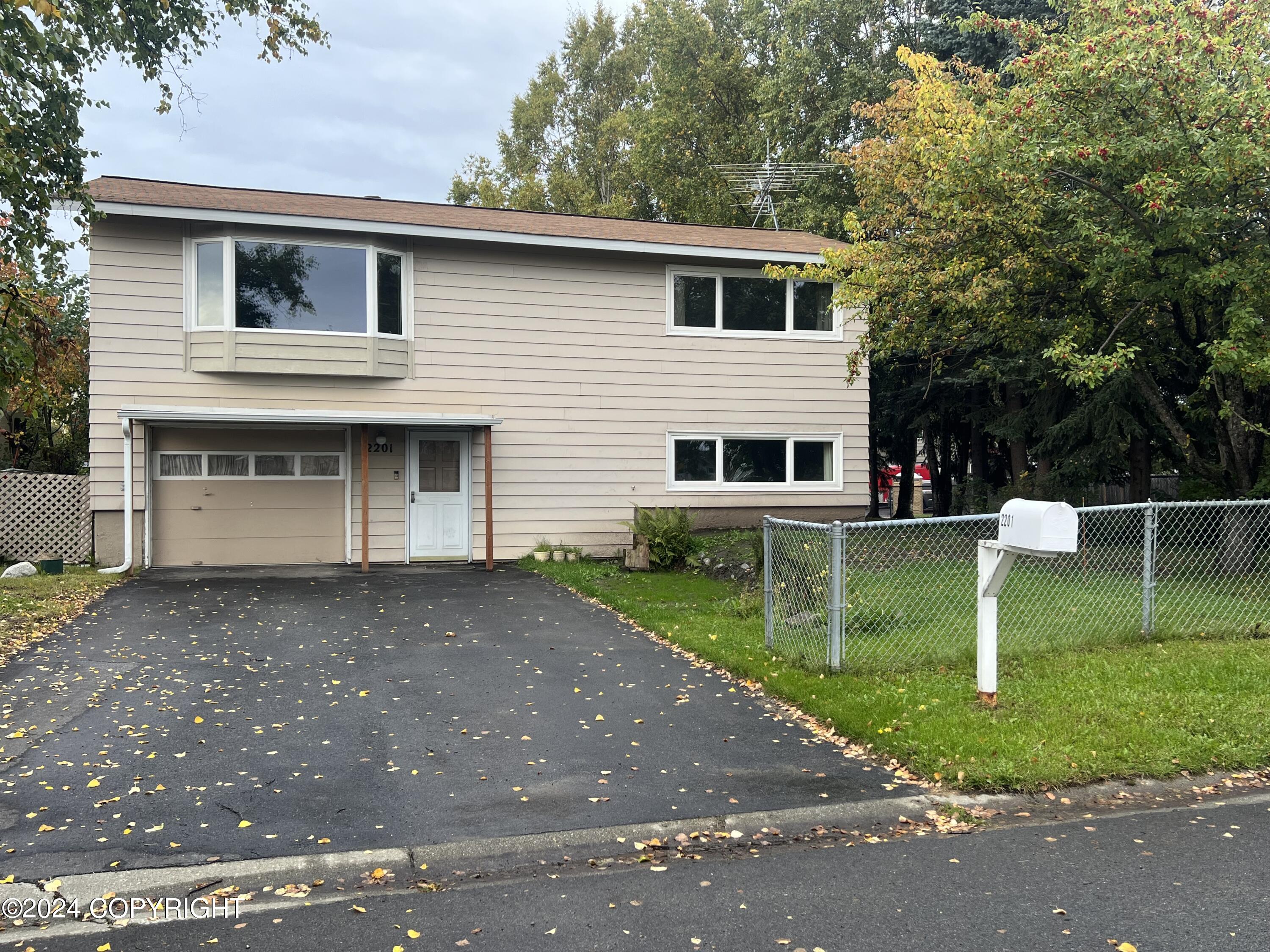 2201 W 47th Avenue