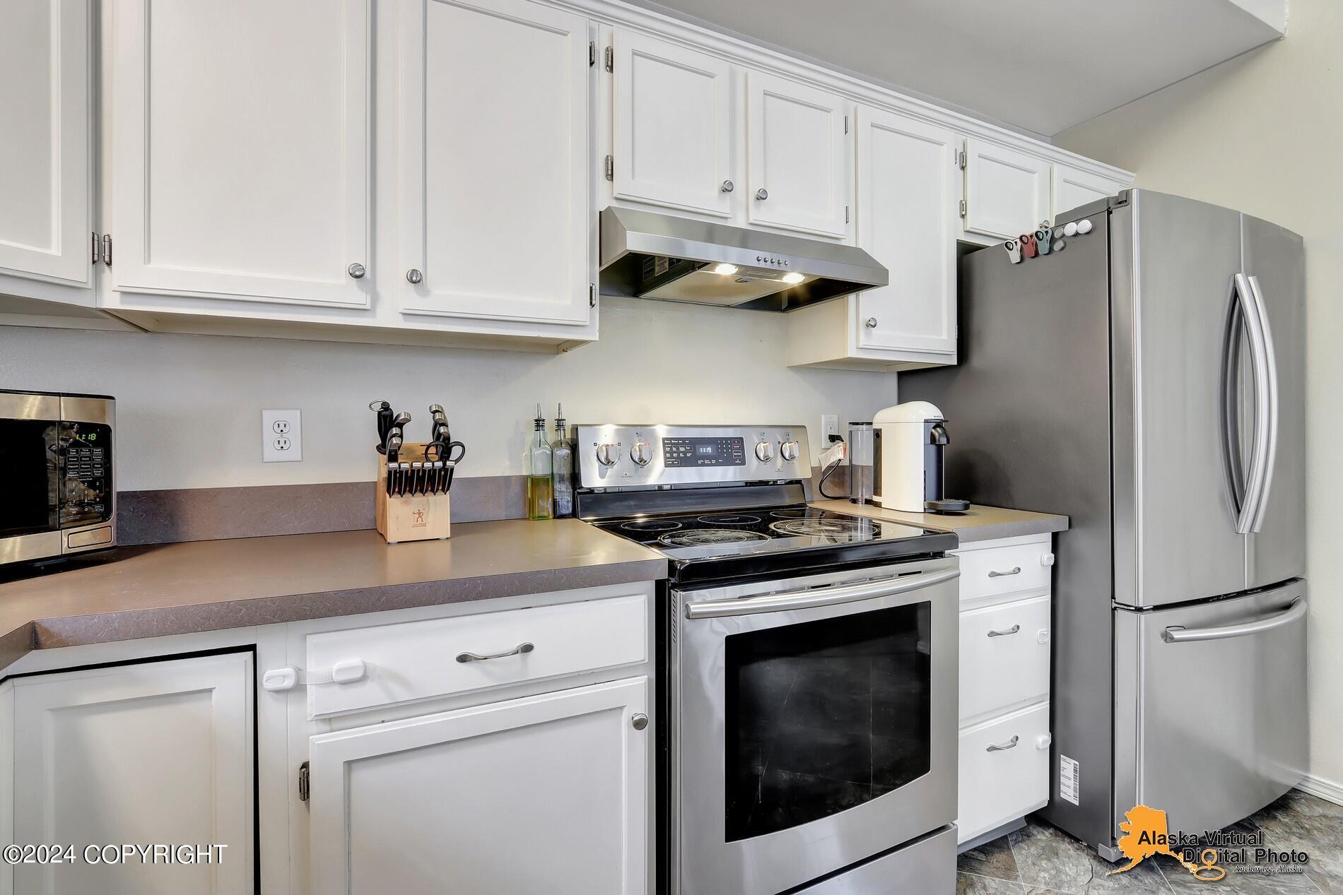 8543 Cross Pointe Loop
