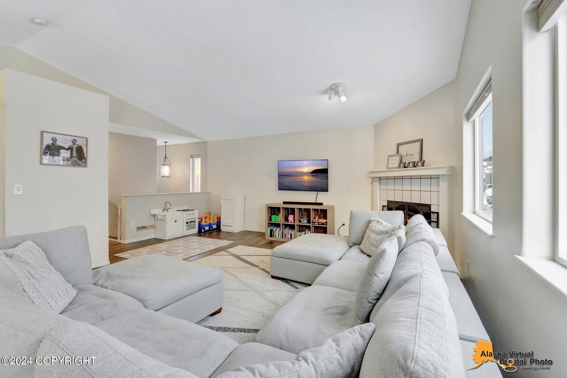 8543 Cross Pointe Loop