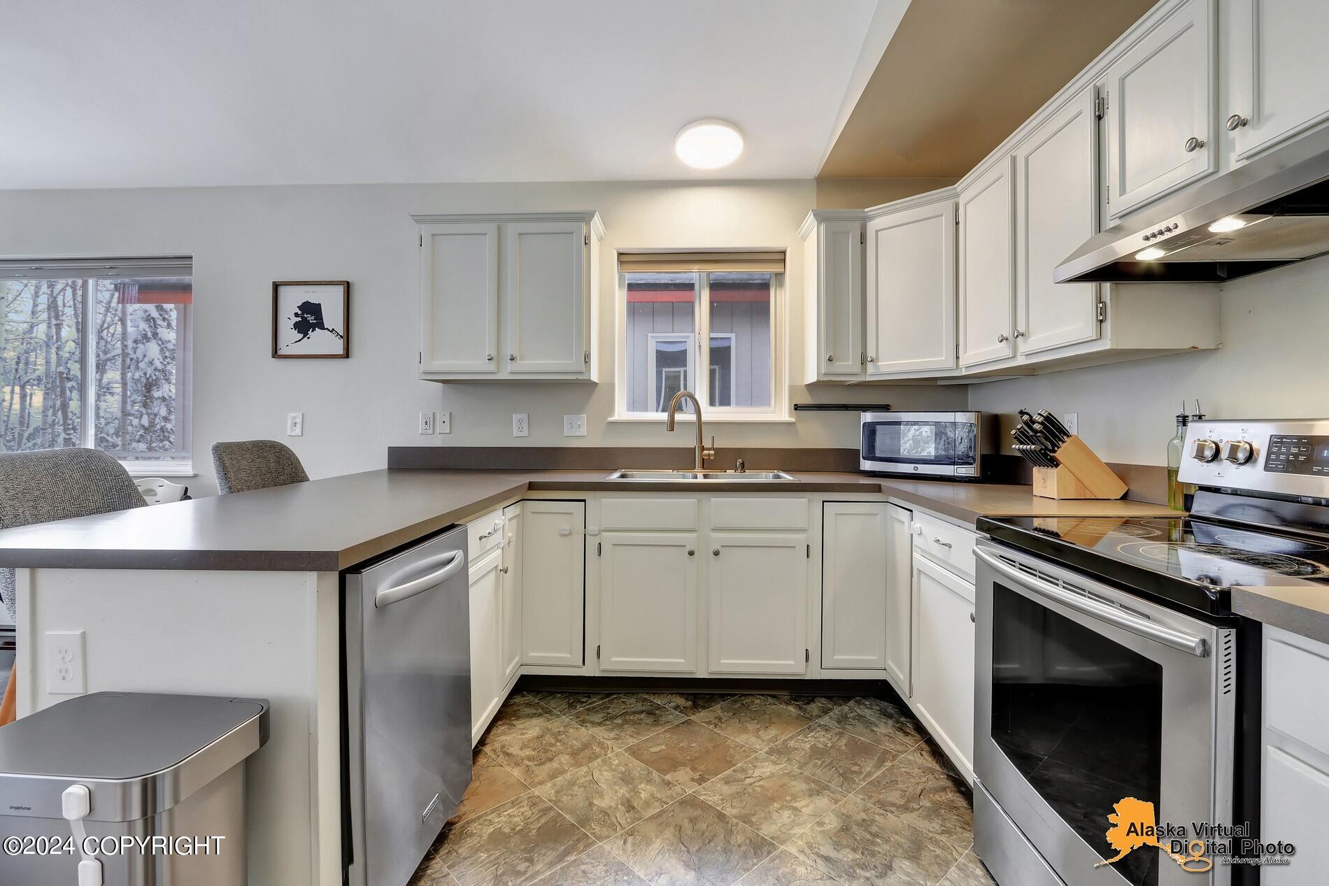 8543 Cross Pointe Loop