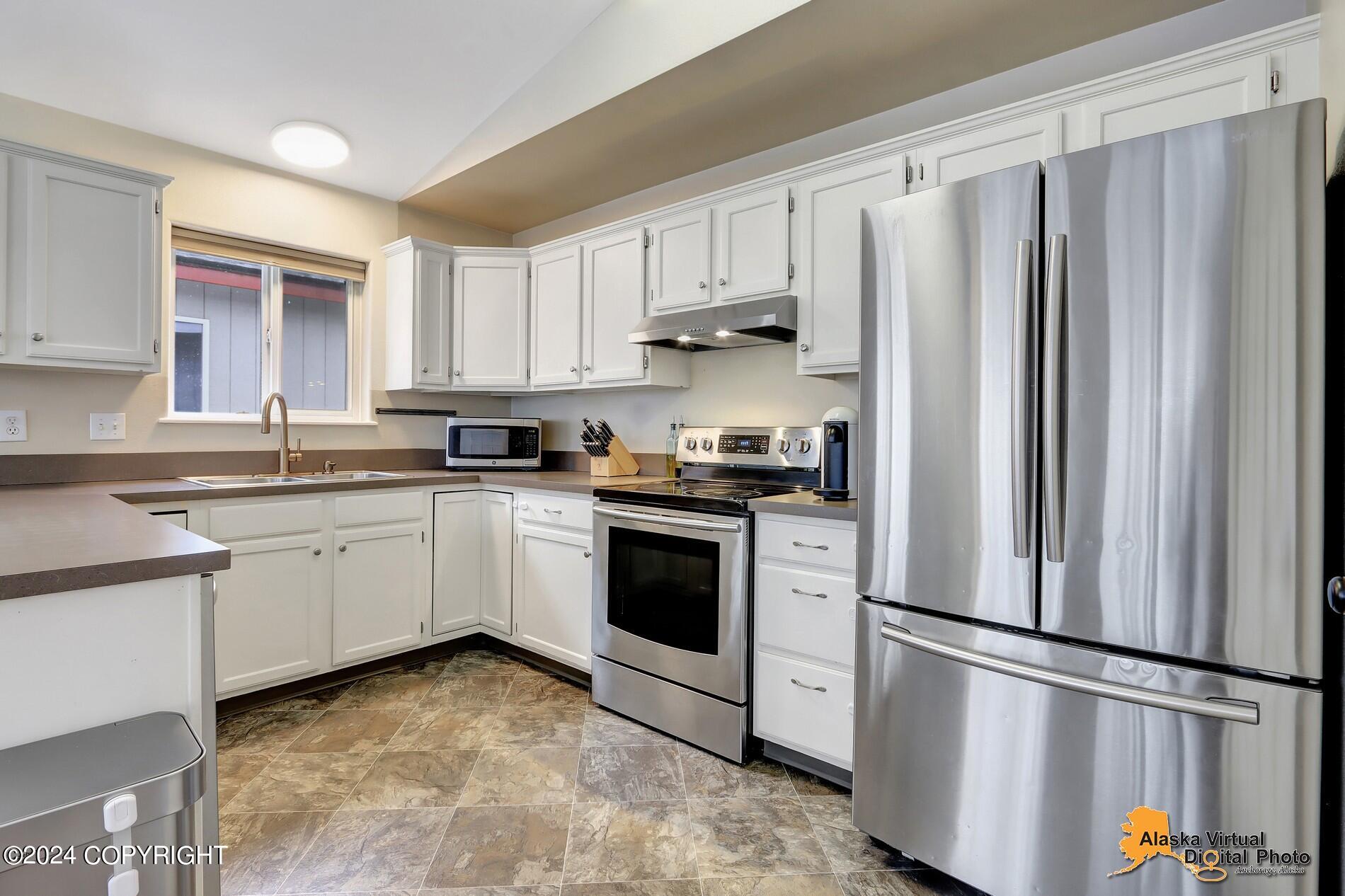 8543 Cross Pointe Loop