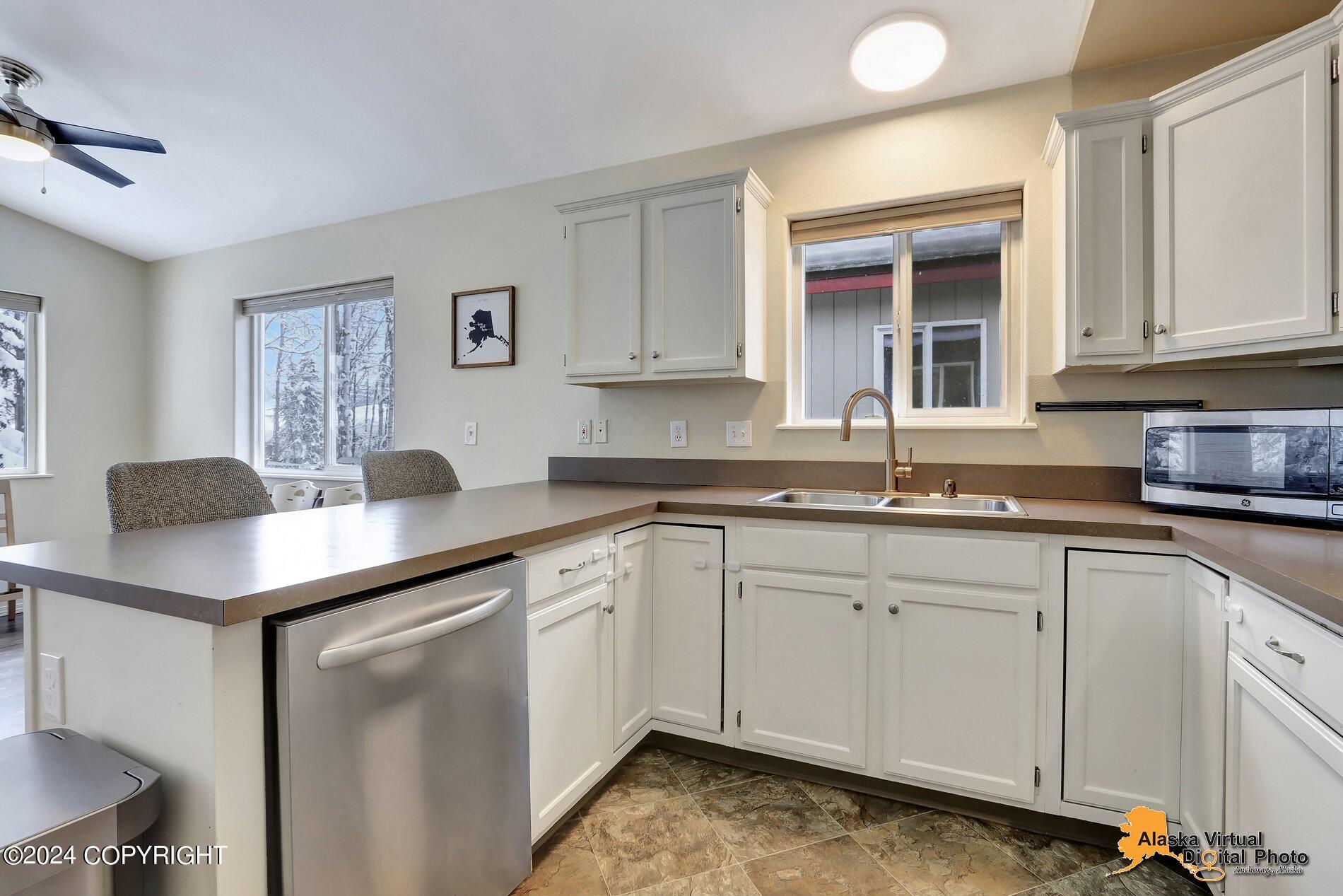 8543 Cross Pointe Loop