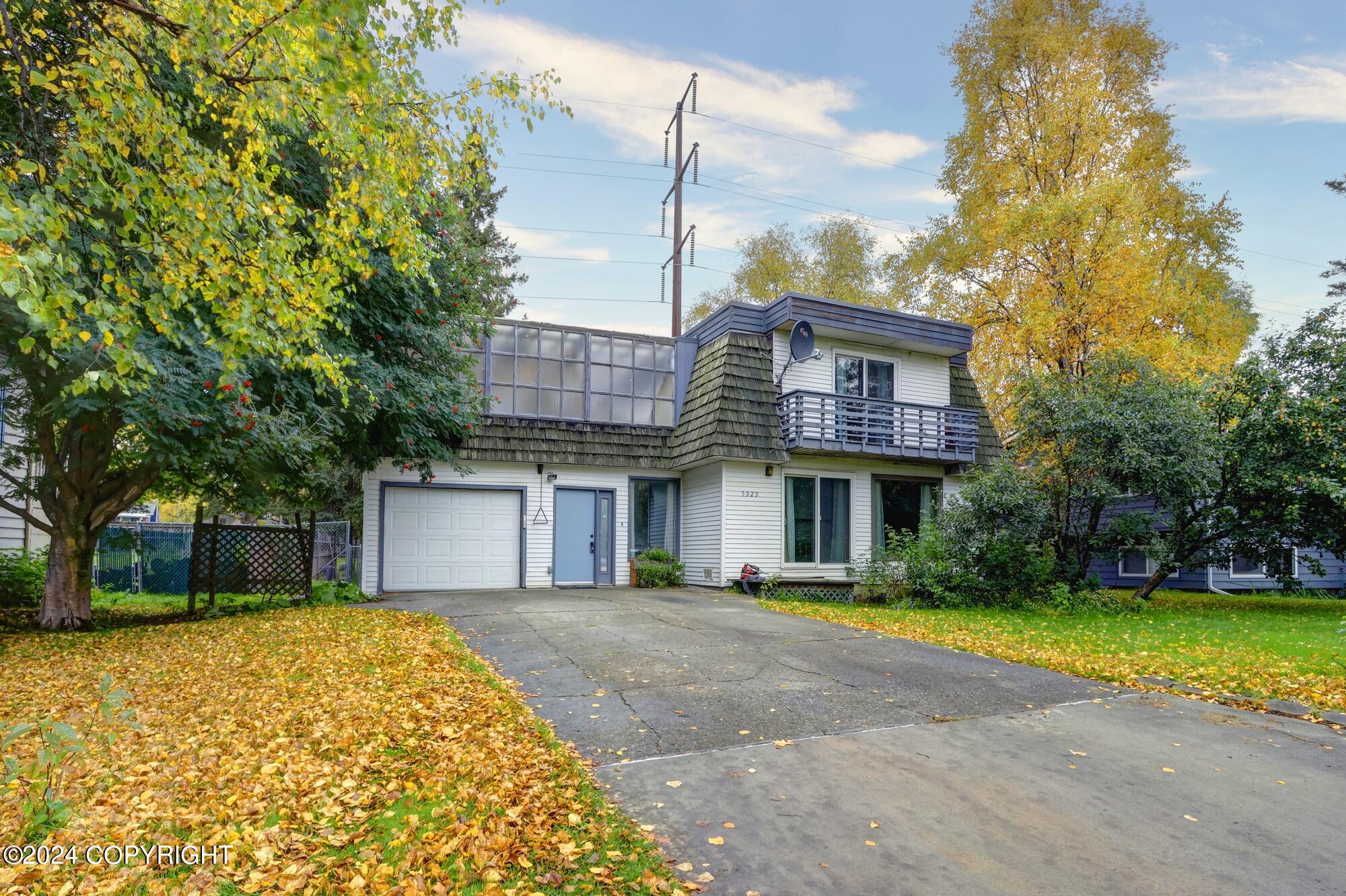 5929 Camden Circle
