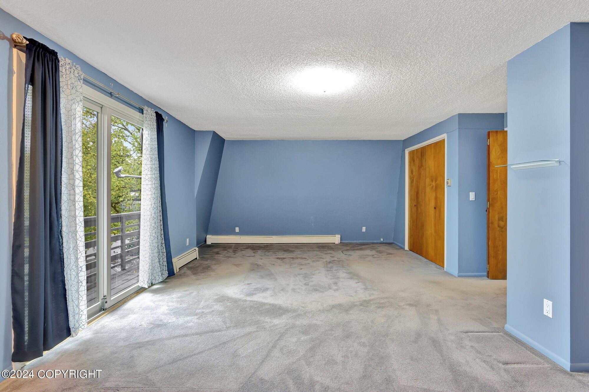 5929 Camden Circle
