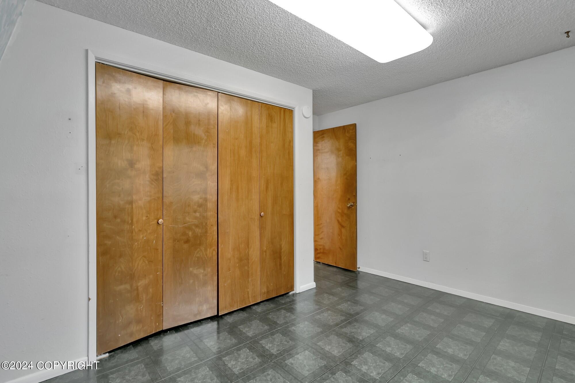 5929 Camden Circle