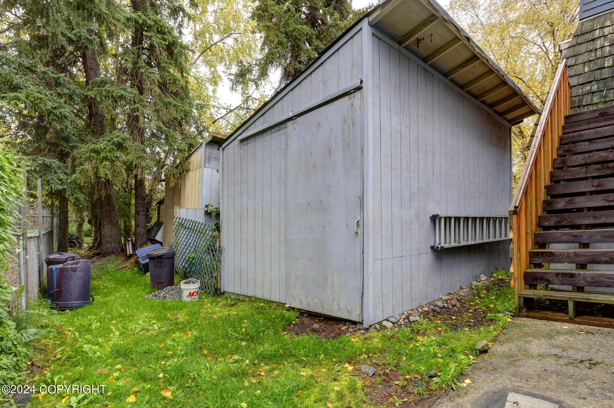 5929 Camden Circle