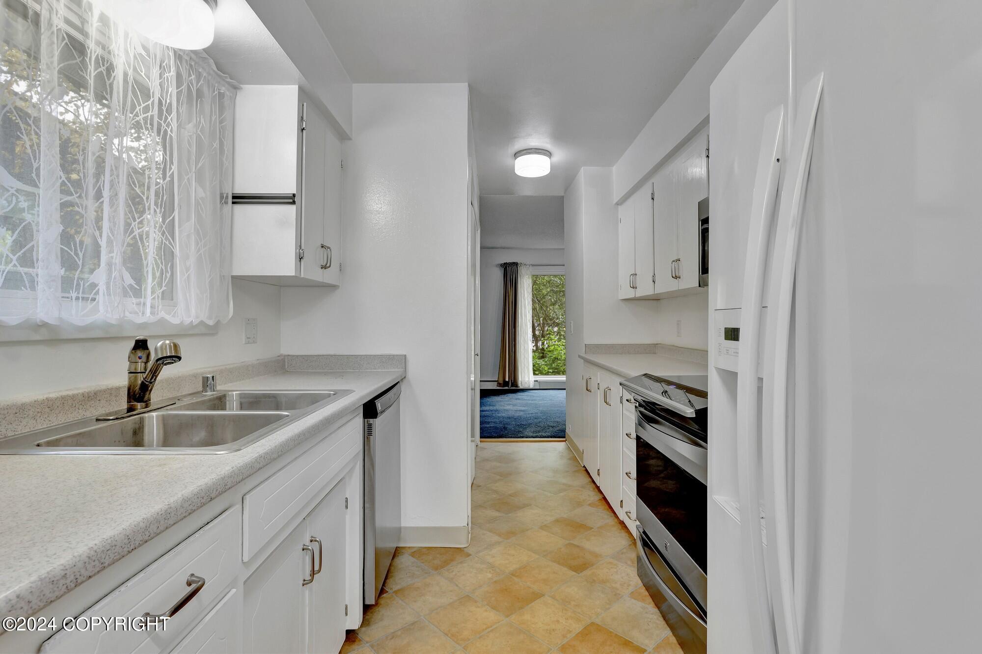 5929 Camden Circle