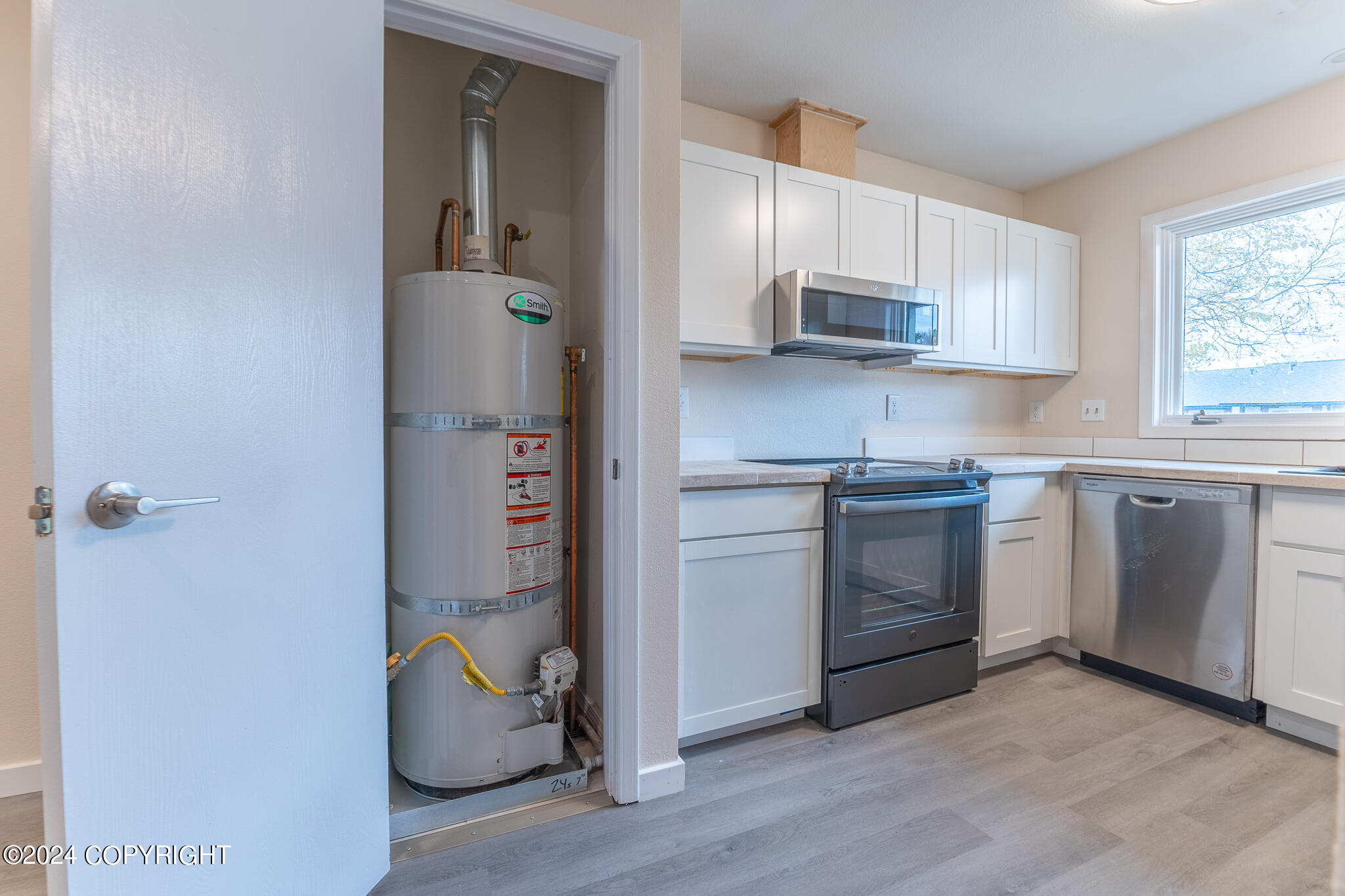 1849 Bellevue Loop
