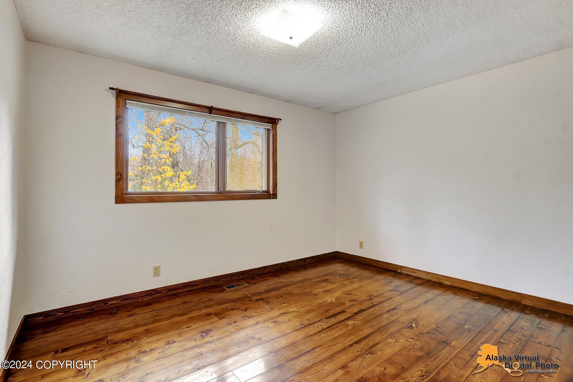 1505 N Golden Hills Drive