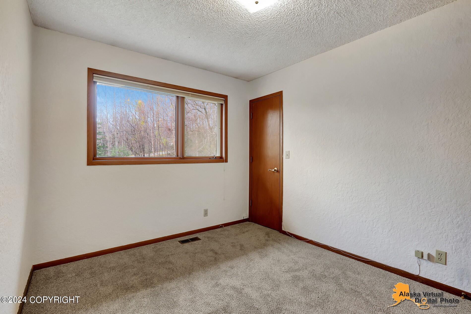 1505 N Golden Hills Drive