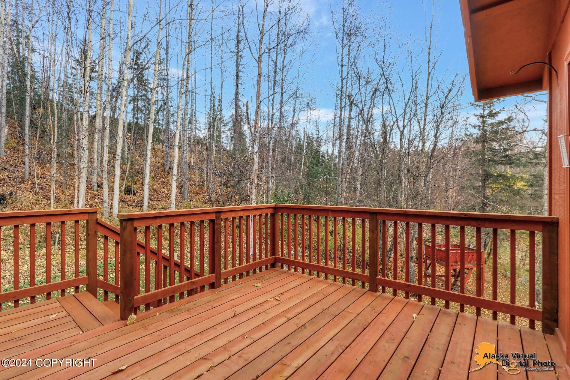 1505 N Golden Hills Drive