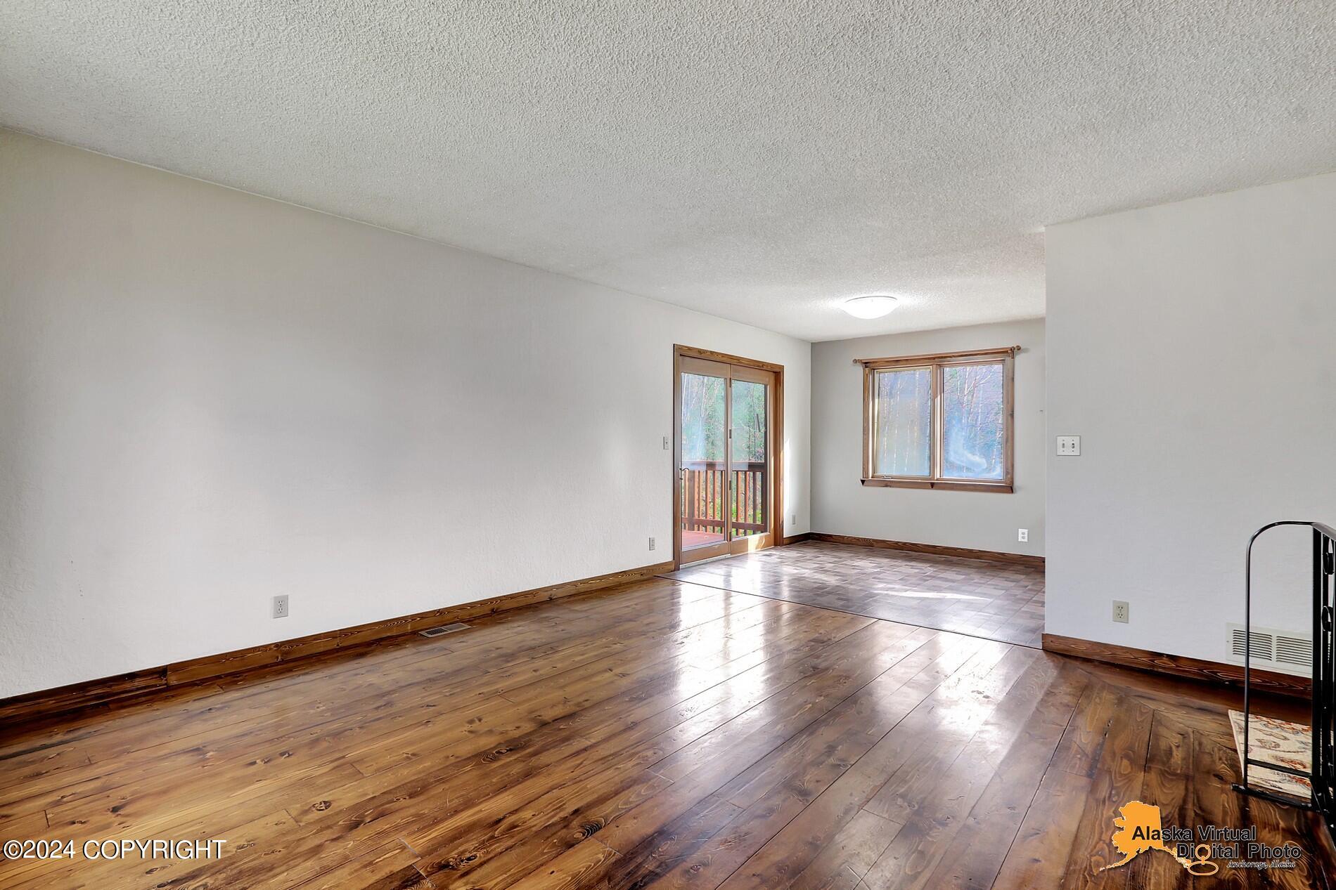 1505 N Golden Hills Drive