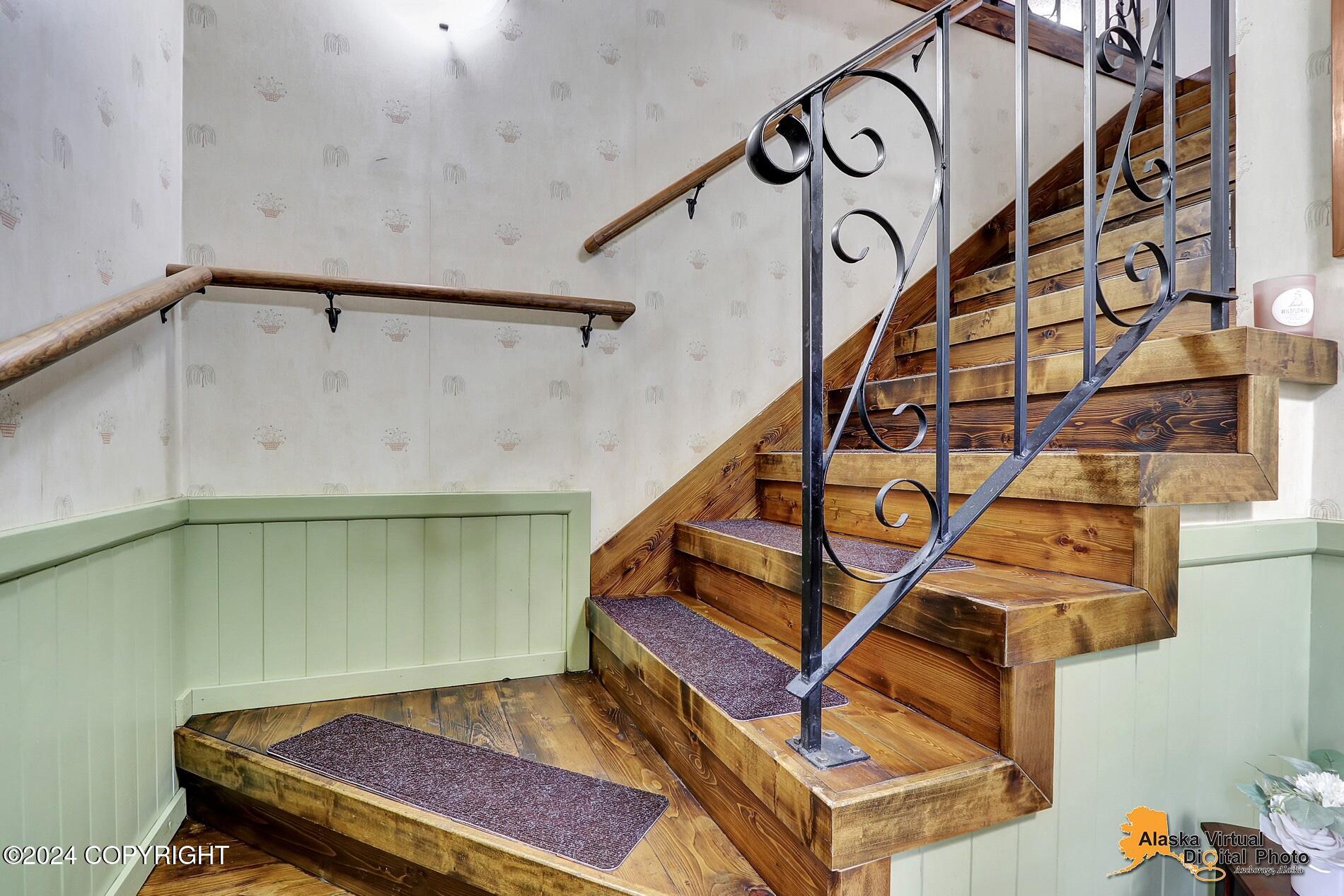 1505 N Golden Hills Drive