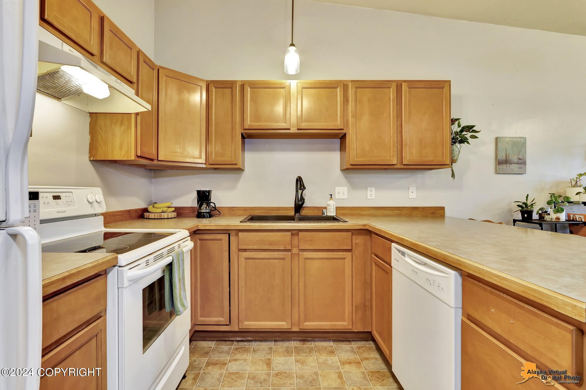 7701 Hill View Circle