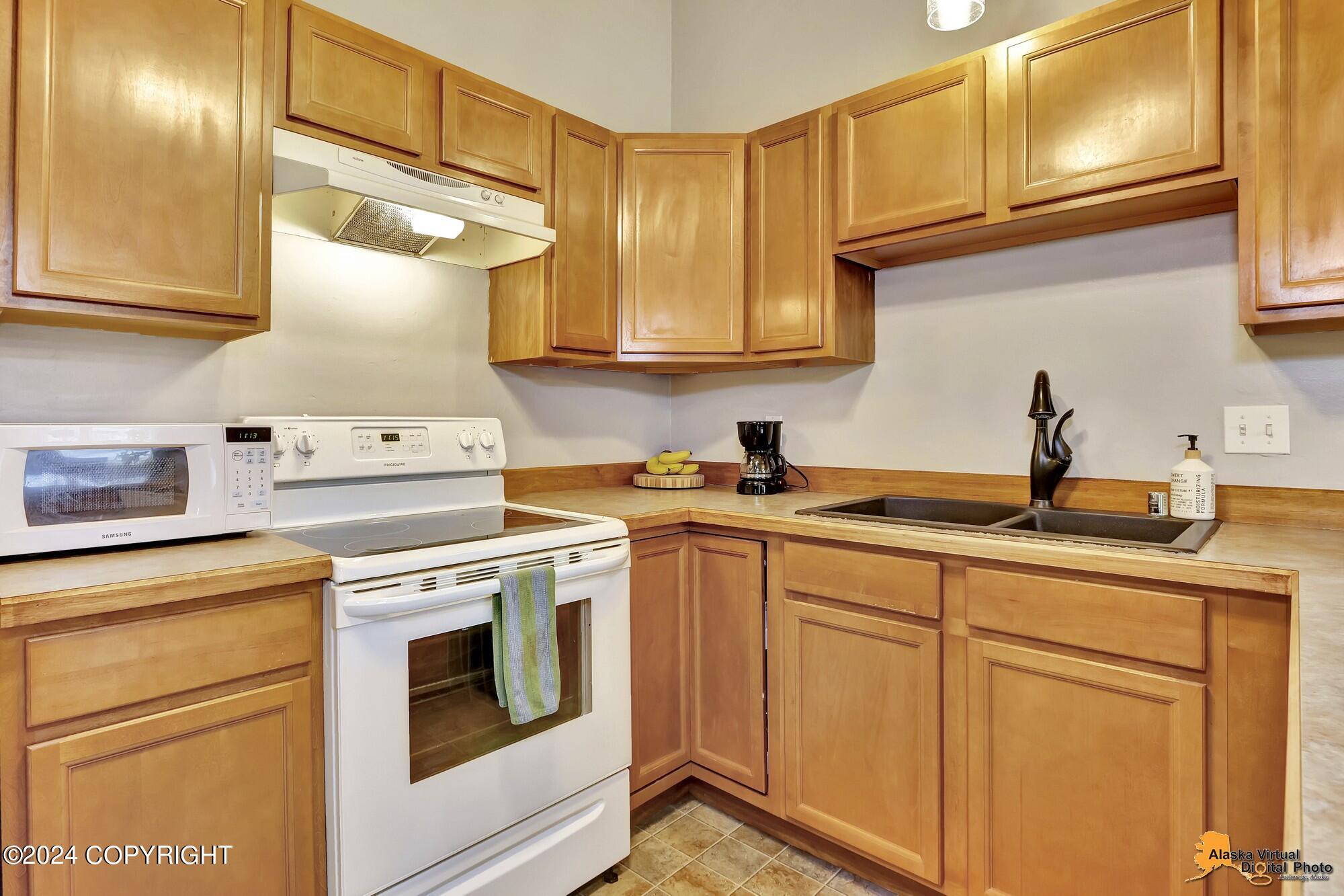 7701 Hill View Circle