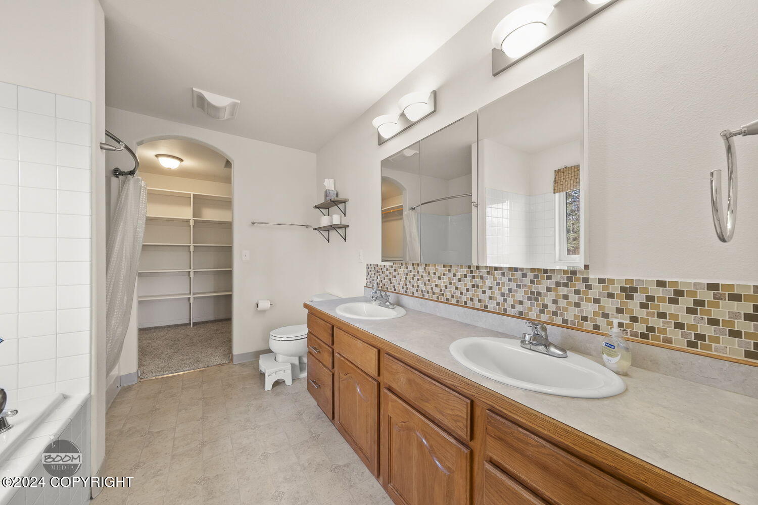 2650 W Discovery Loop