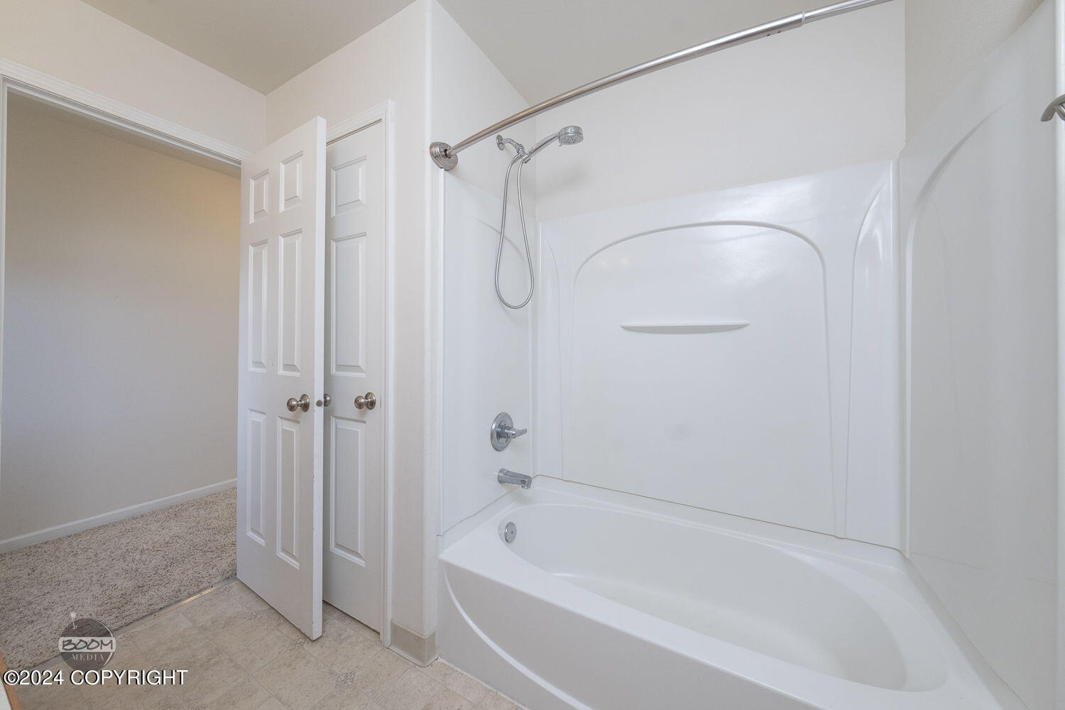 2650 W Discovery Loop