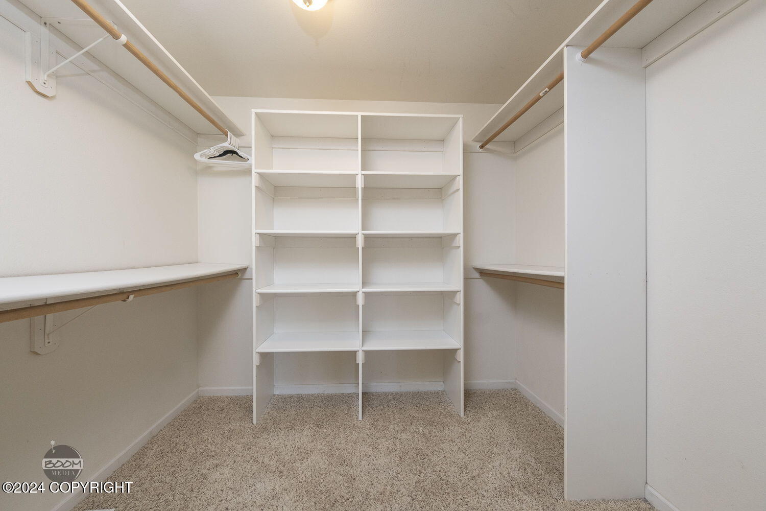 2650 W Discovery Loop