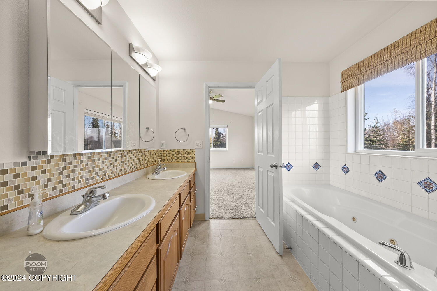 2650 W Discovery Loop