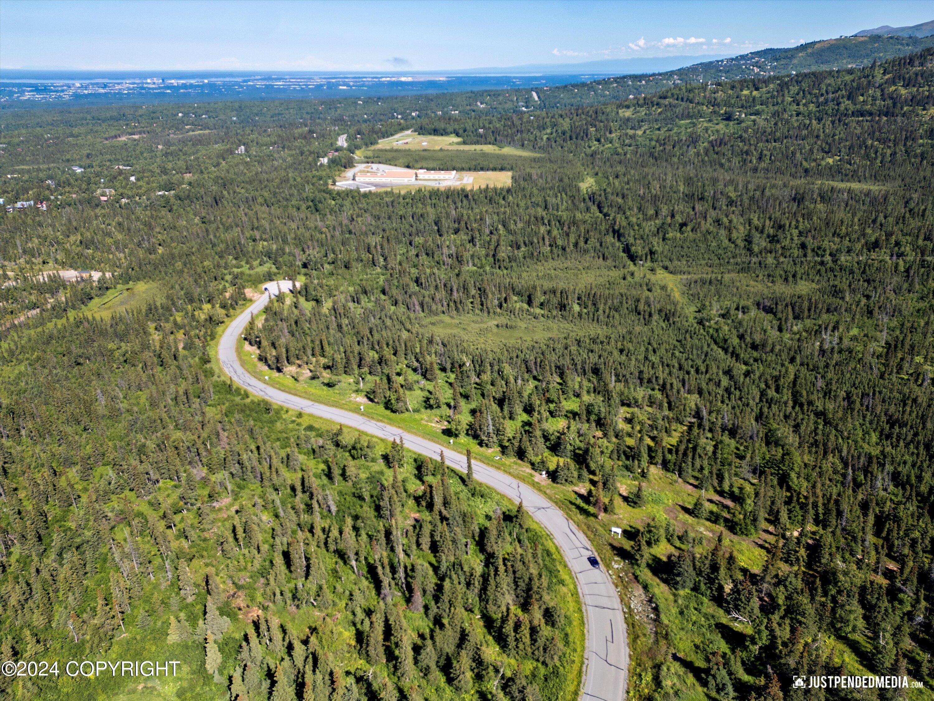 L2 B5 Mountain Air Drive