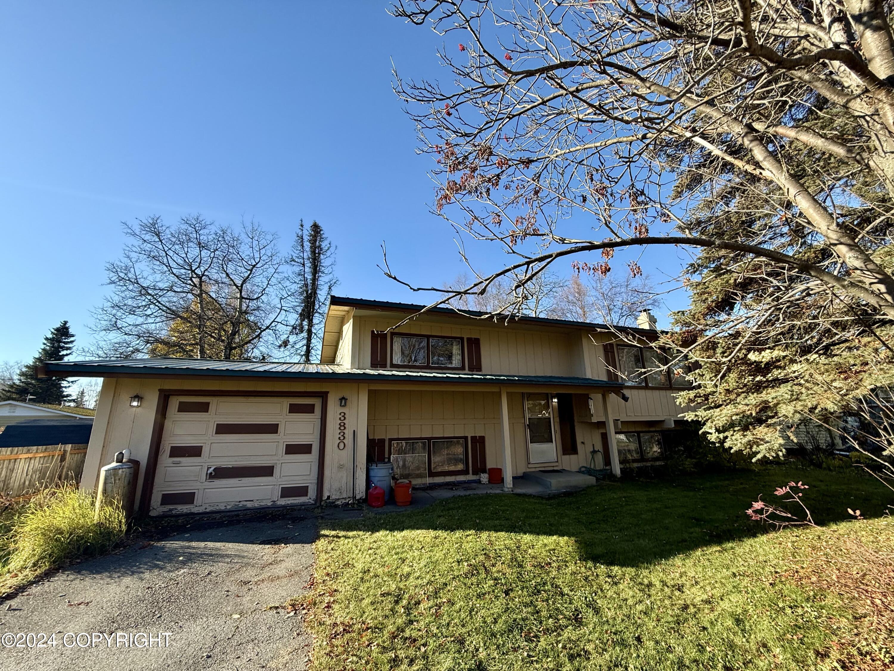 3830 BORLAND Circle