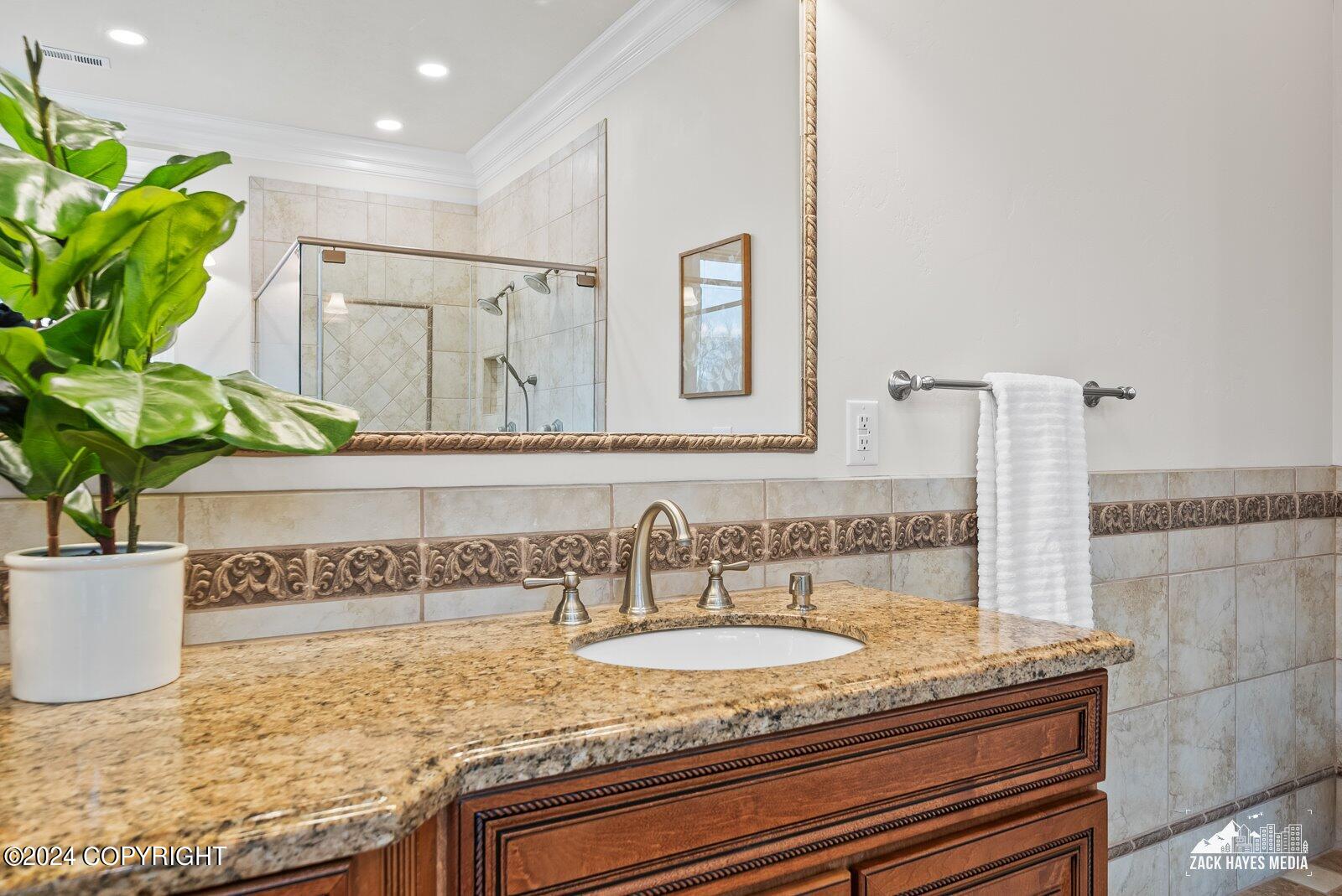 6777 Downey Finch Dr Drive