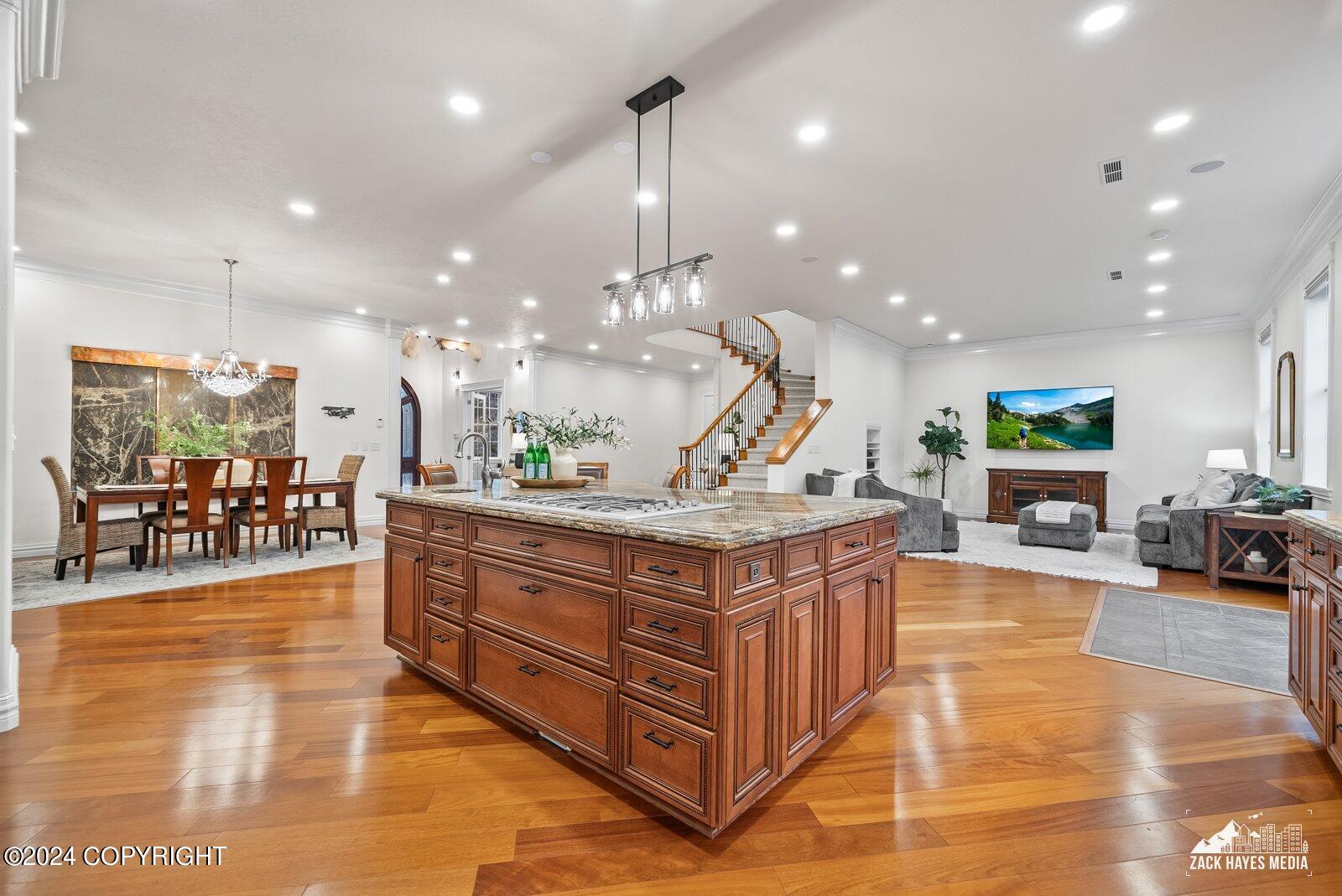 6777 Downey Finch Dr Drive