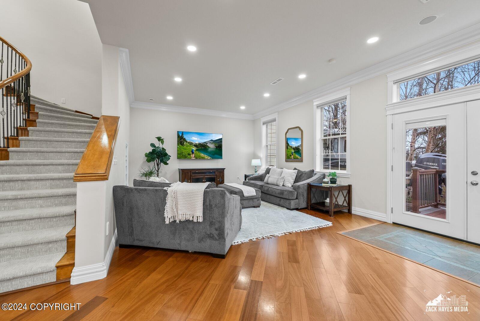 6777 Downey Finch Dr Drive