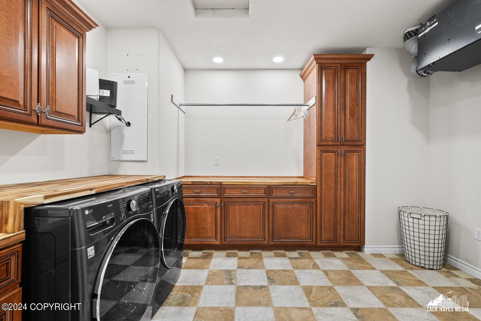 6777 Downey Finch Dr Drive