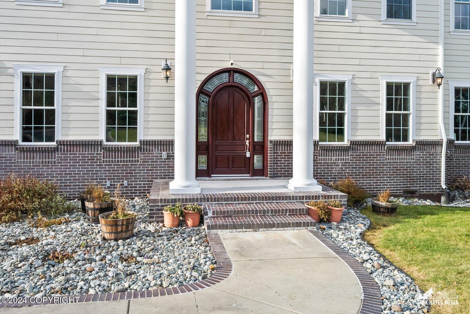 6777 Downey Finch Dr Drive